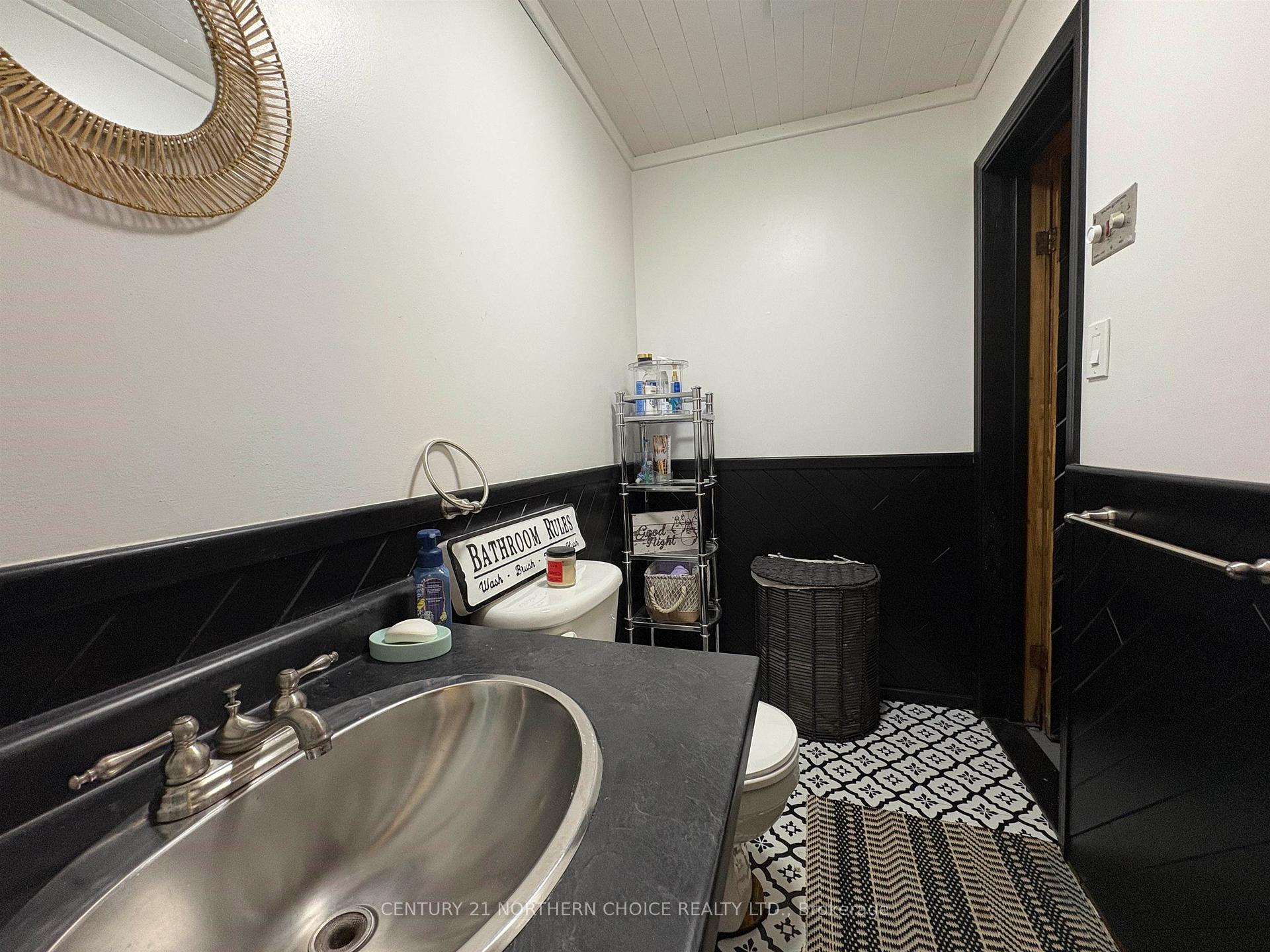 Photo 24 of 385 Daniel Avenue, Fort Frances — HOMEH