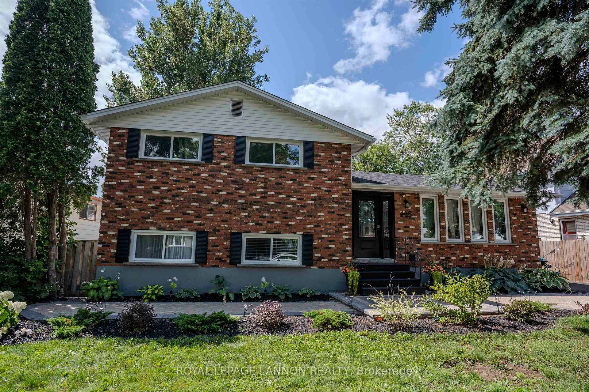 Front of 425 Chelsea Cres.