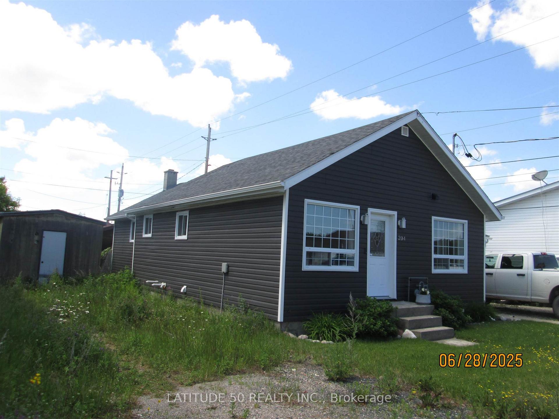 Photo 3 of 204 West Street, Ignace — HOMEH