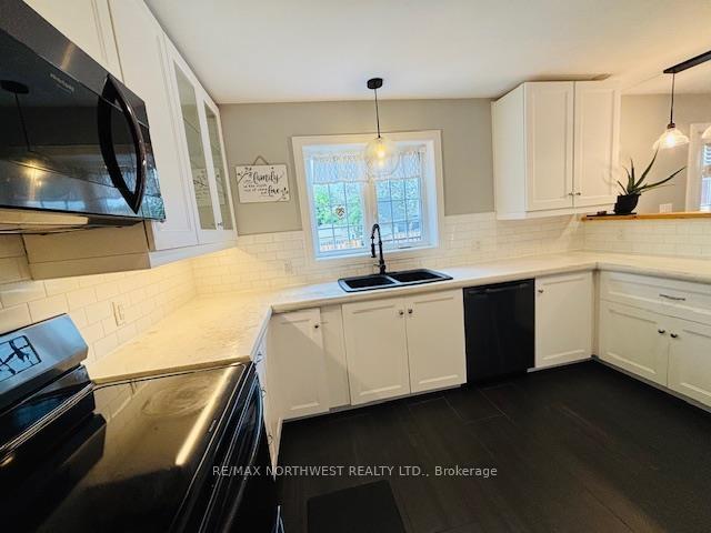 Photo 15 of 915 Eleventh Ave N, Kenora, Evergreen — HOMEH