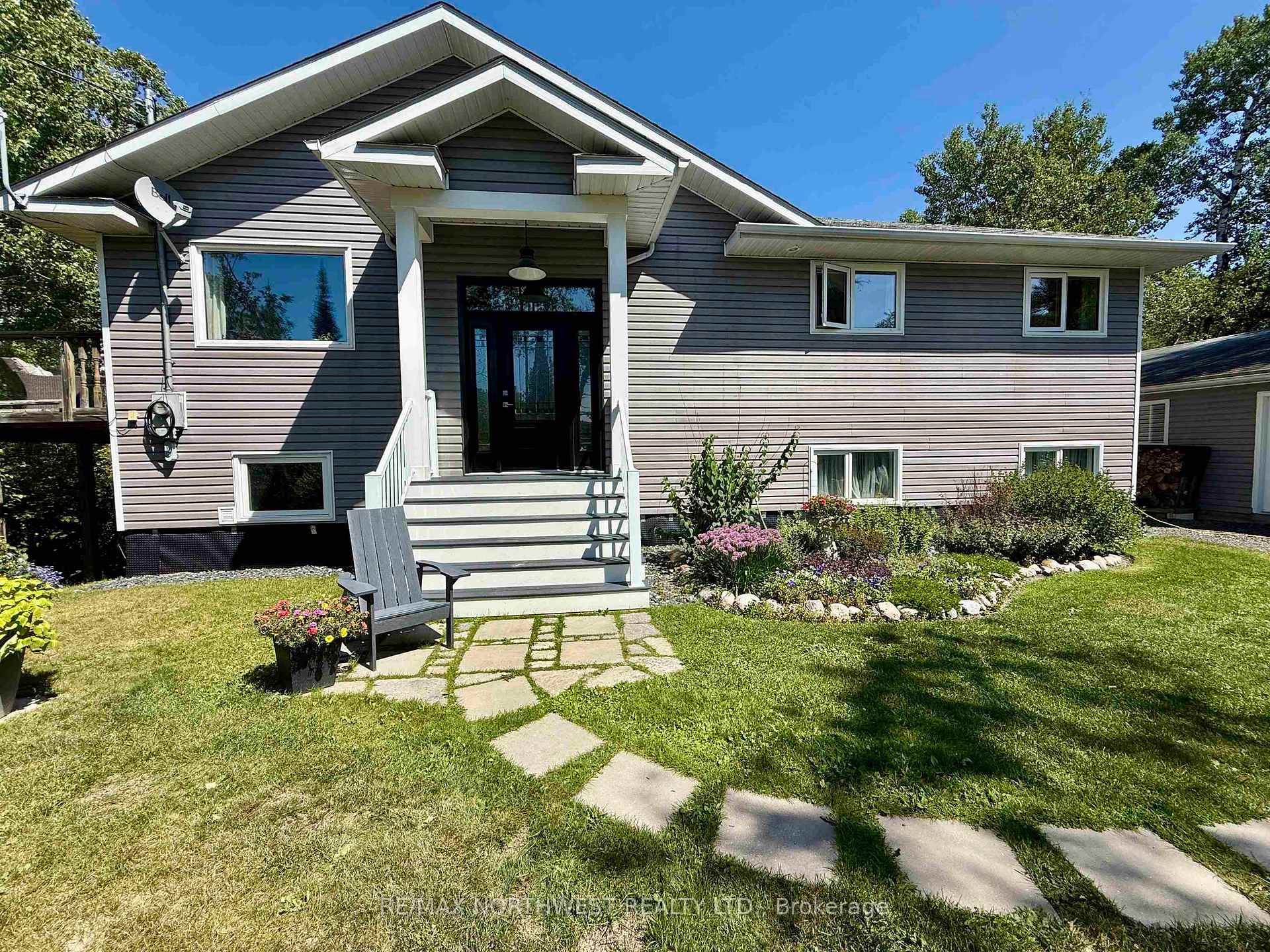 Photo 2 of 142 Barkman Close, Kenora, Kenora East — HOMEH