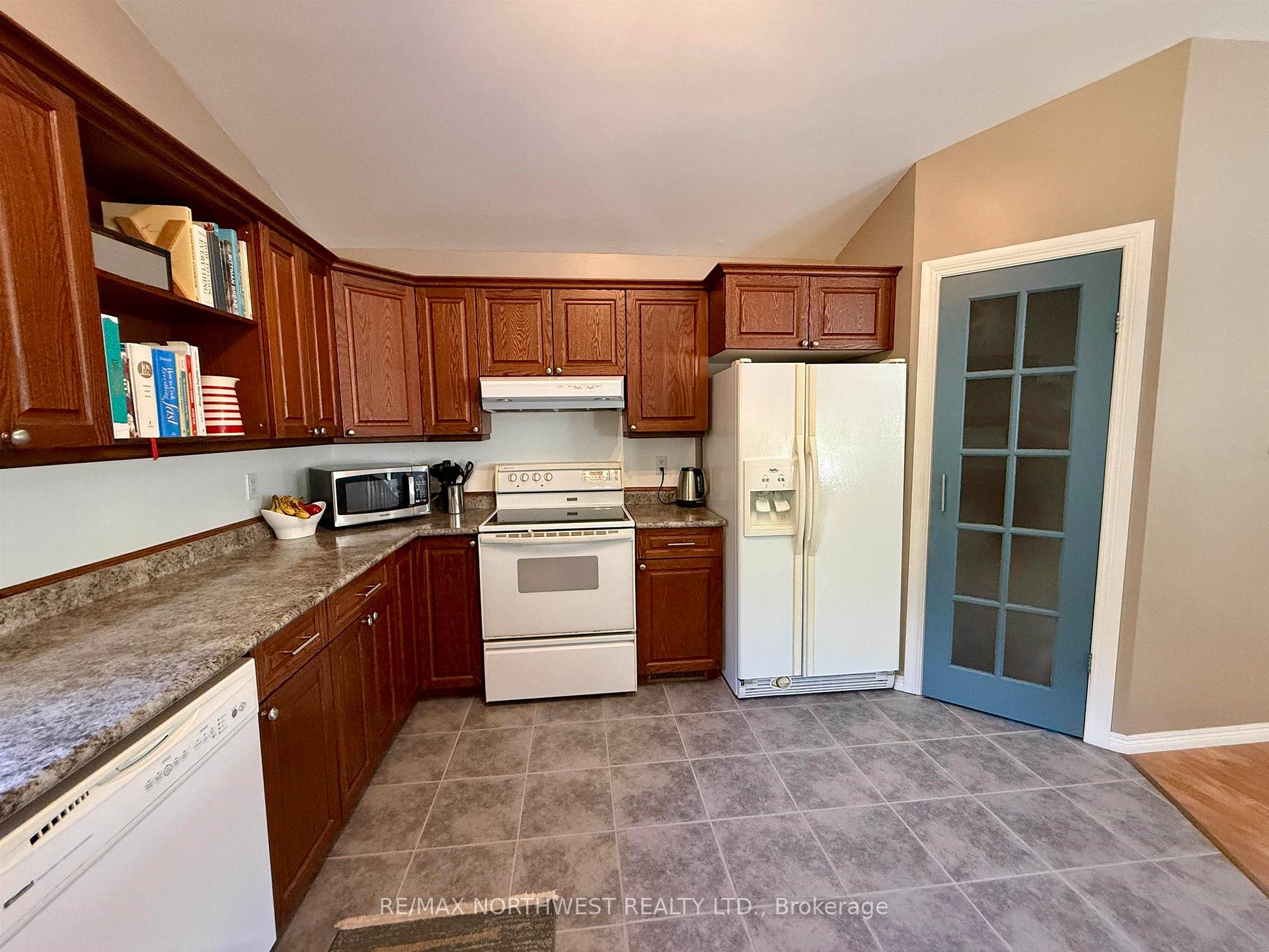 Photo 7 of 142 Barkman Close, Kenora, Kenora East — HOMEH