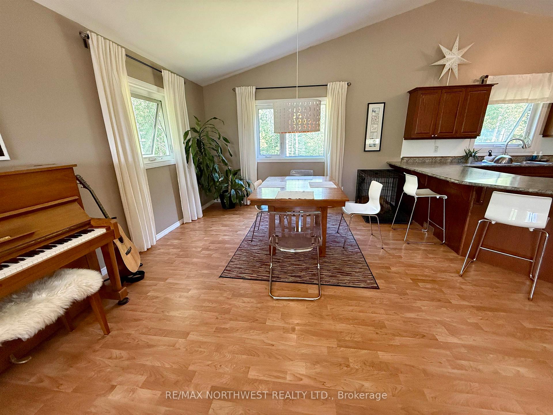 Photo 8 of 142 Barkman Close, Kenora, Kenora East — HOMEH