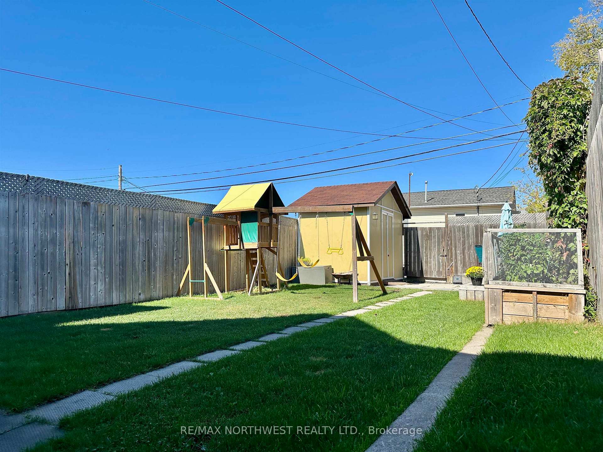 Photo 4 of 444 Third Street South, Kenora, Downtown — HOMEH