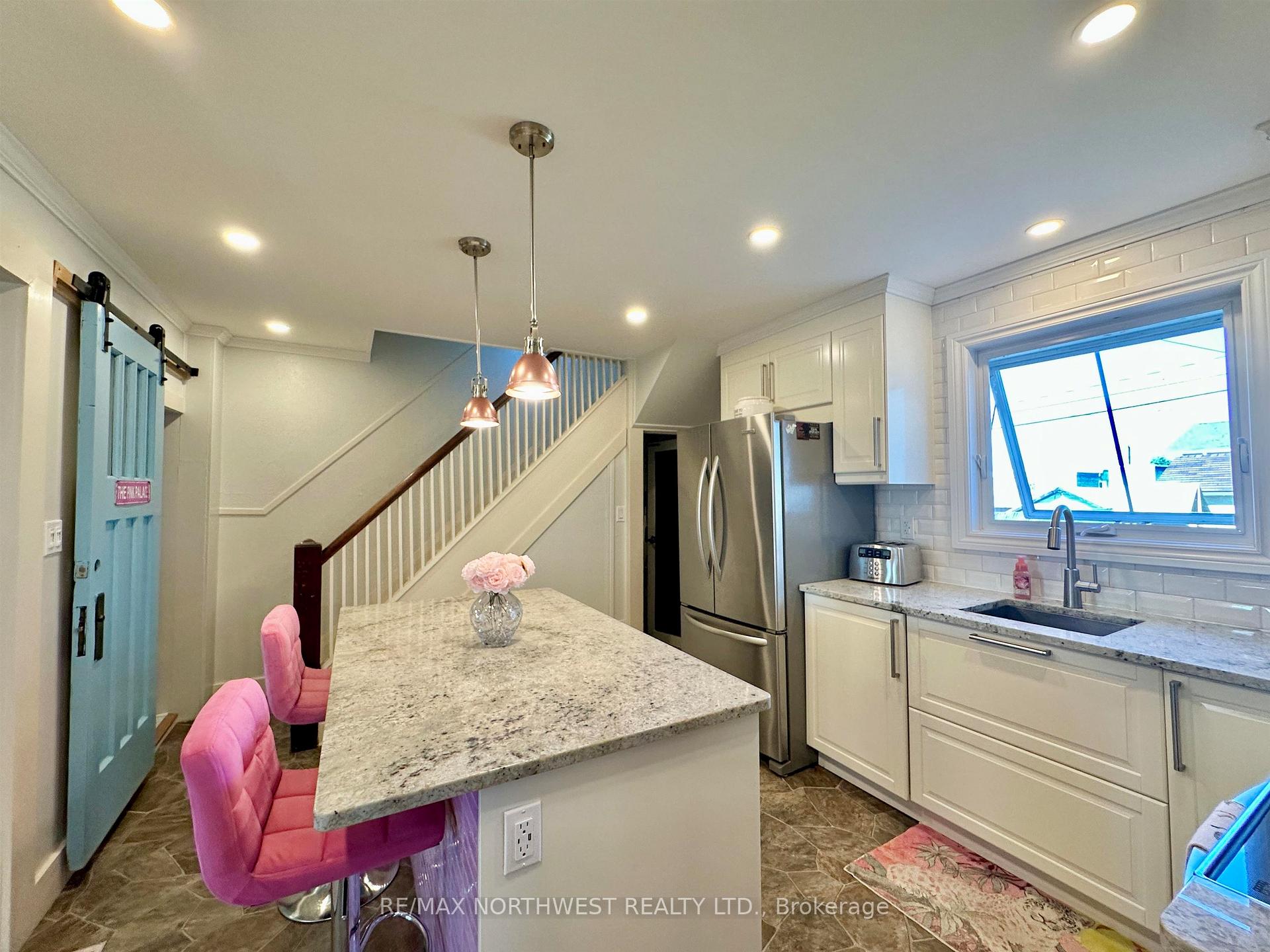 Photo 13 of 444 Third Street South, Kenora, Downtown — HOMEH