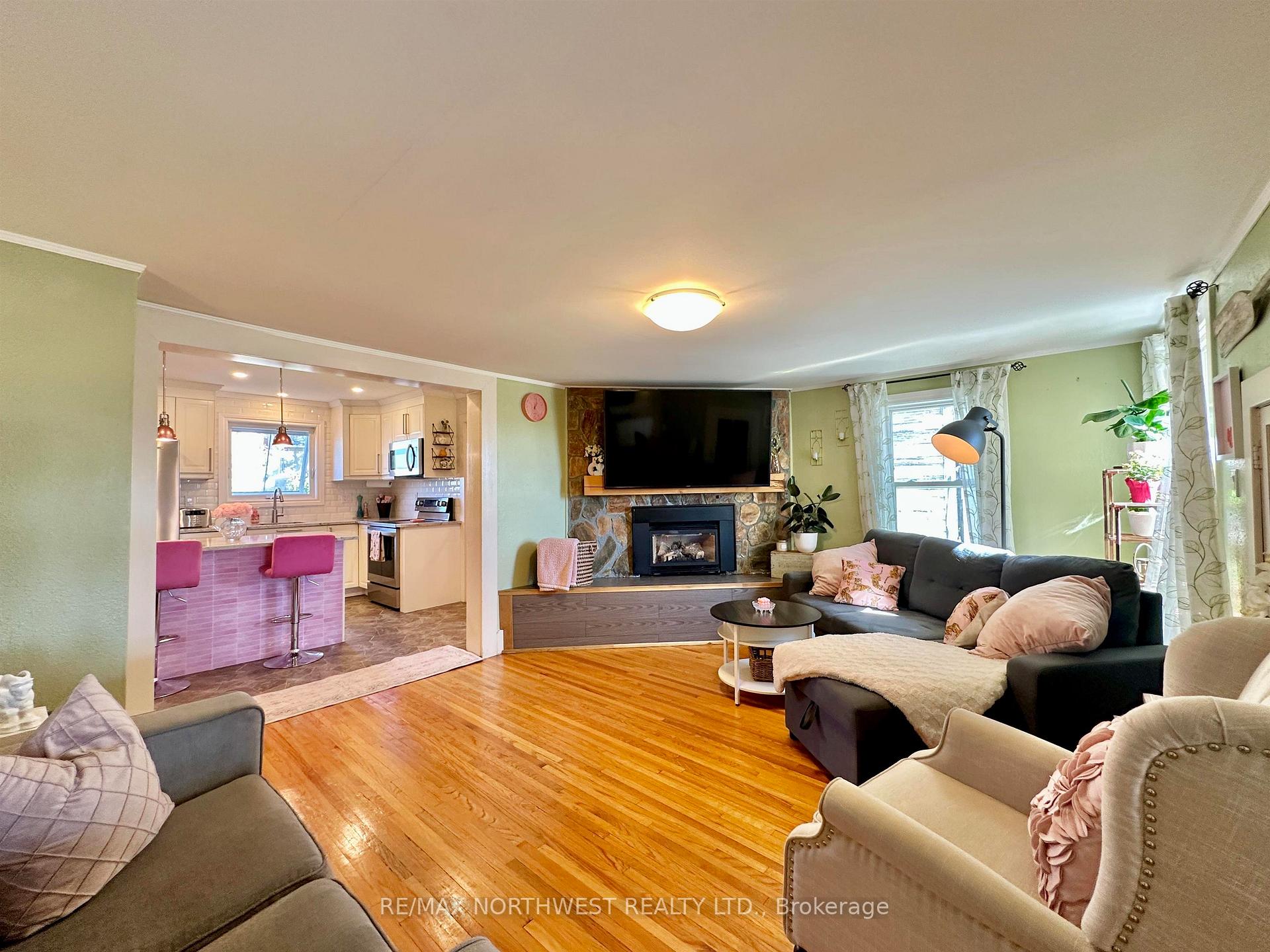 Photo 18 of 444 Third Street South, Kenora, Downtown — HOMEH