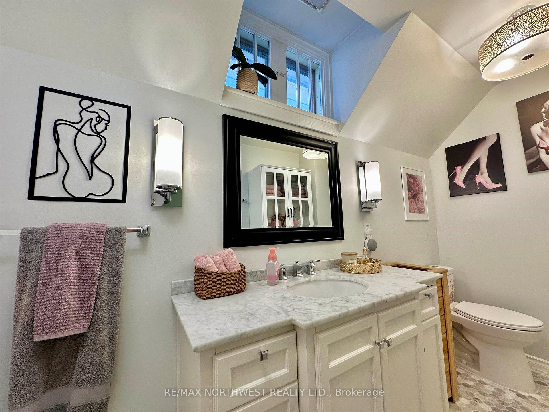 Photo 27 of 444 Third Street South, Kenora, Downtown — HOMEH