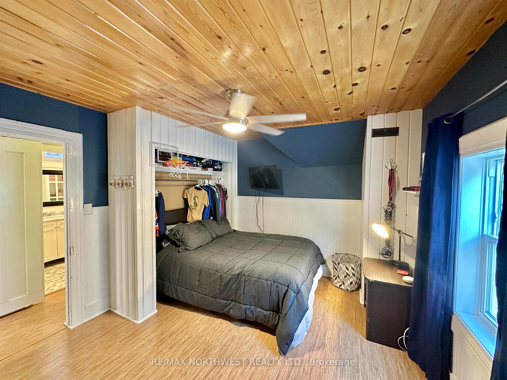 Photo 32 of 444 Third Street South, Kenora, Downtown — HOMEH