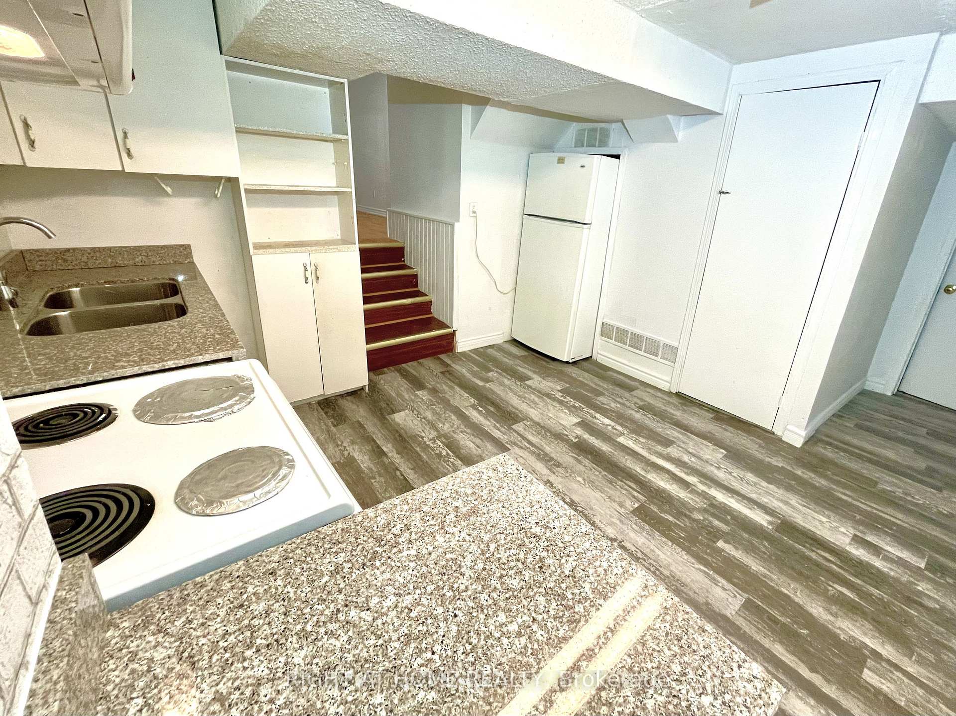 Photo 2 of Unit B, 108 Littleleaf Drive, Scarborough, Malvern — HOMEH