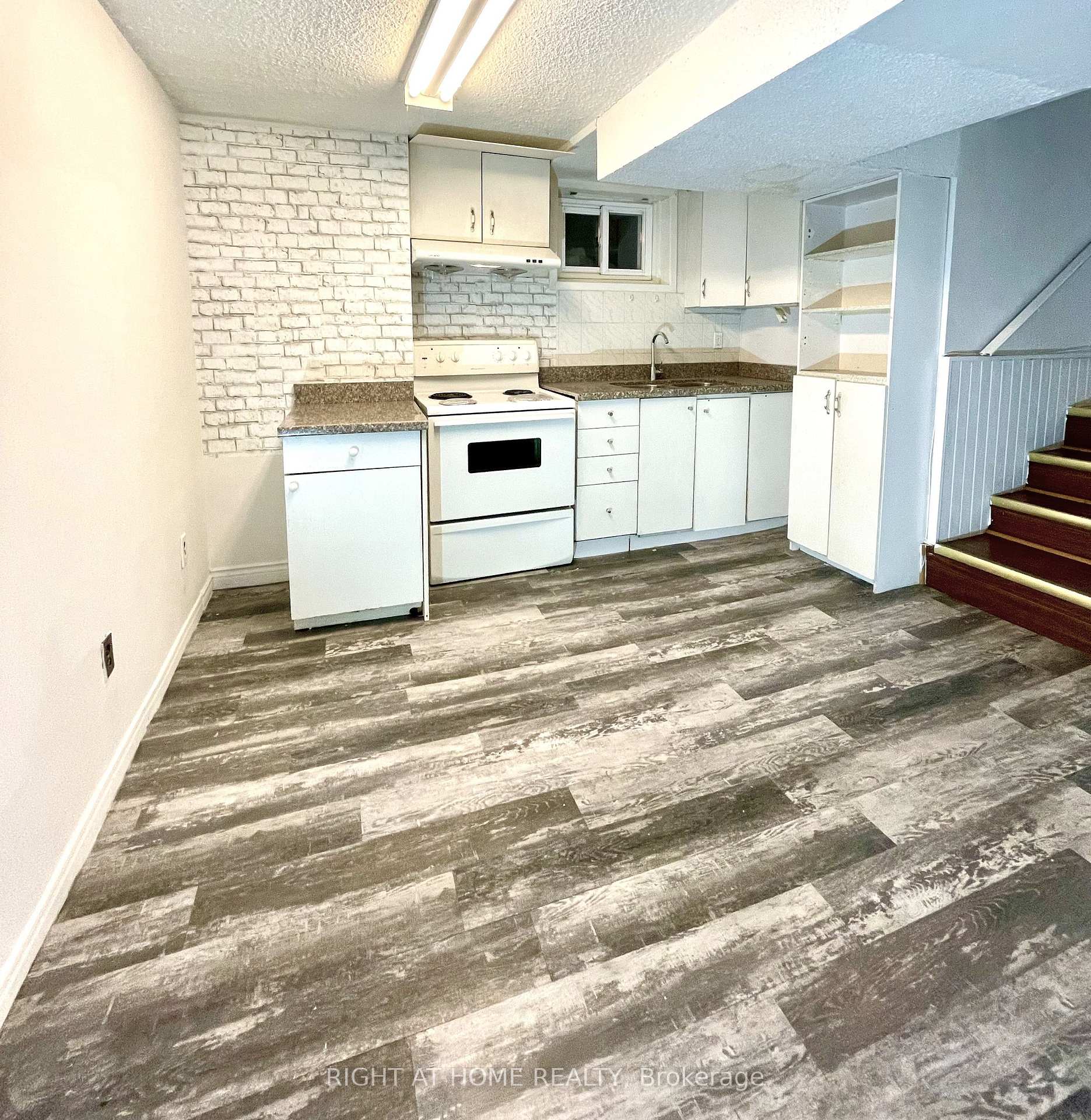 Photo 3 of Unit B, 108 Littleleaf Drive, Scarborough, Malvern — HOMEH