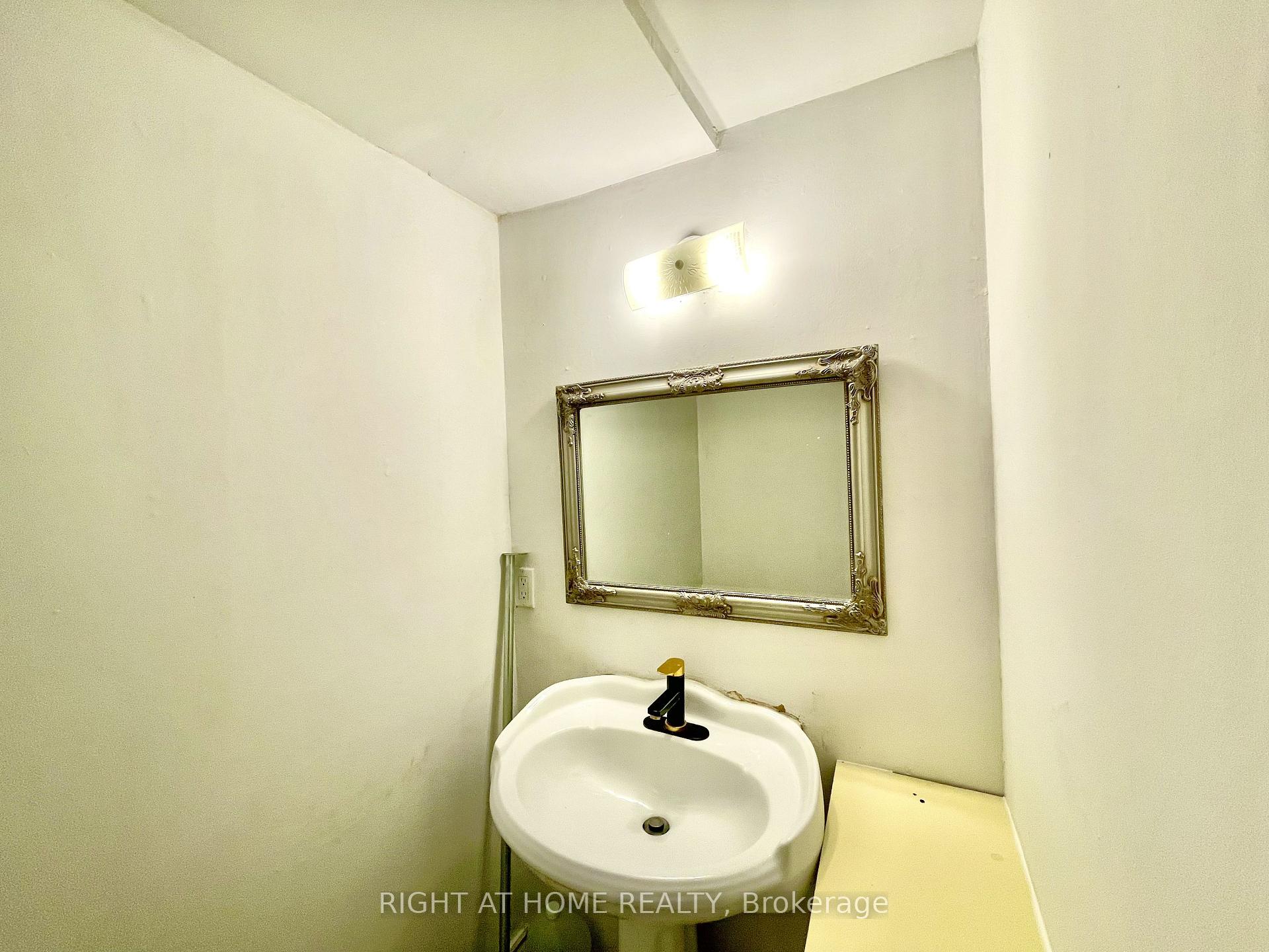 Photo 10 of Unit B, 108 Littleleaf Drive, Scarborough, Malvern — HOMEH