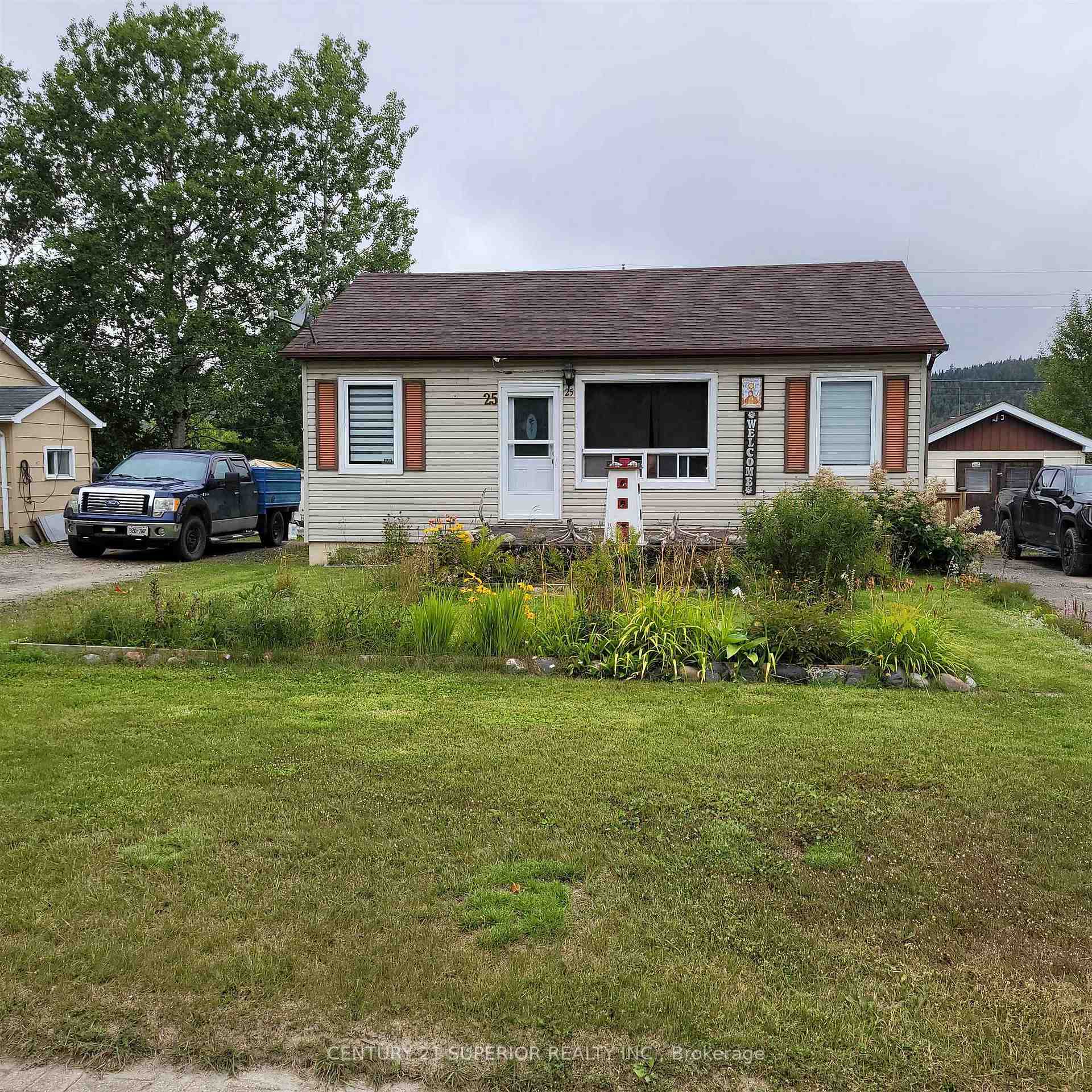 Photo 2 of 25 Manitou Road, Manitouwadge — HOMEH