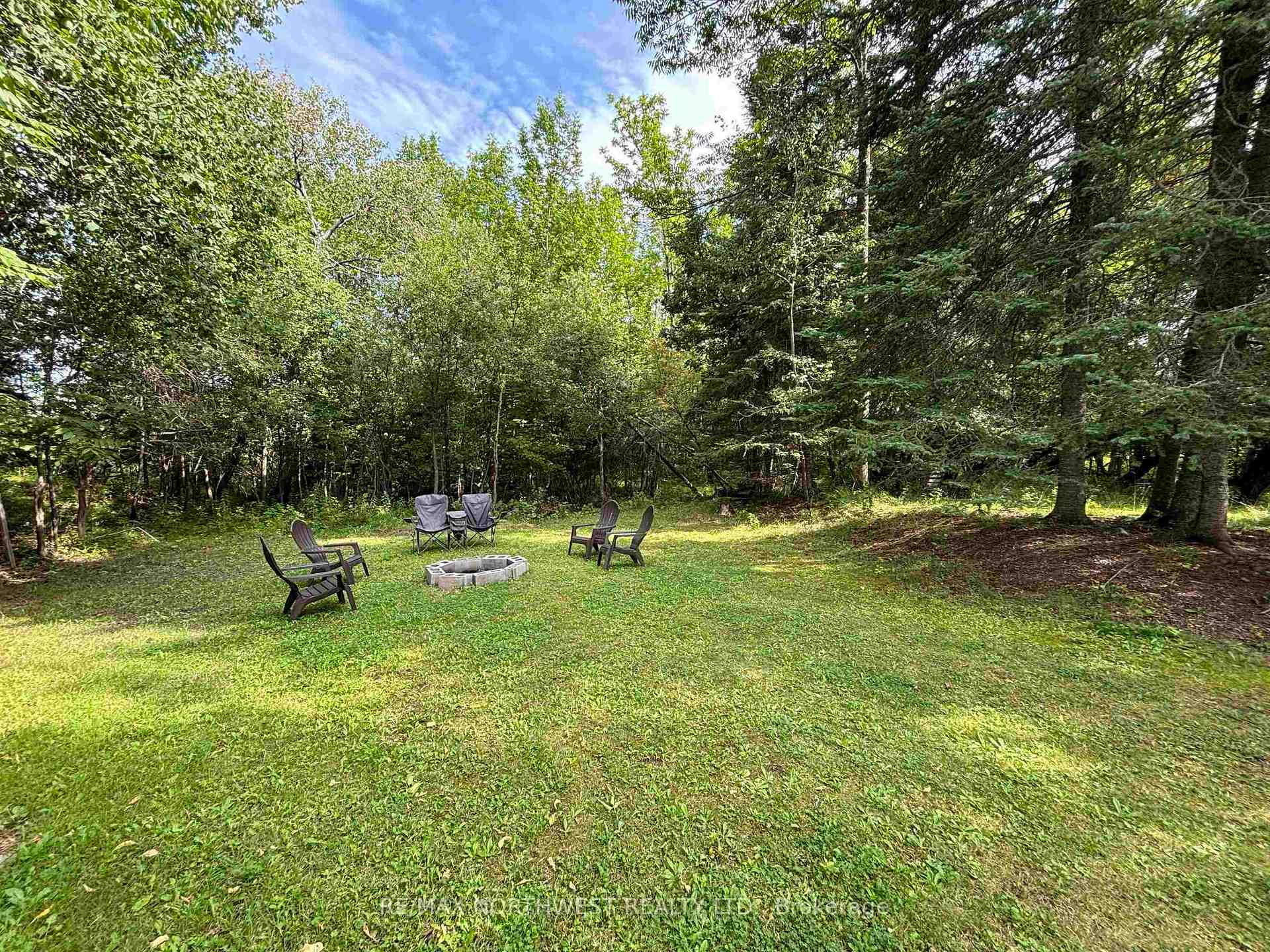 Photo 5 of 631 Eighth Avenue South, Kenora, Lakeside — HOMEH