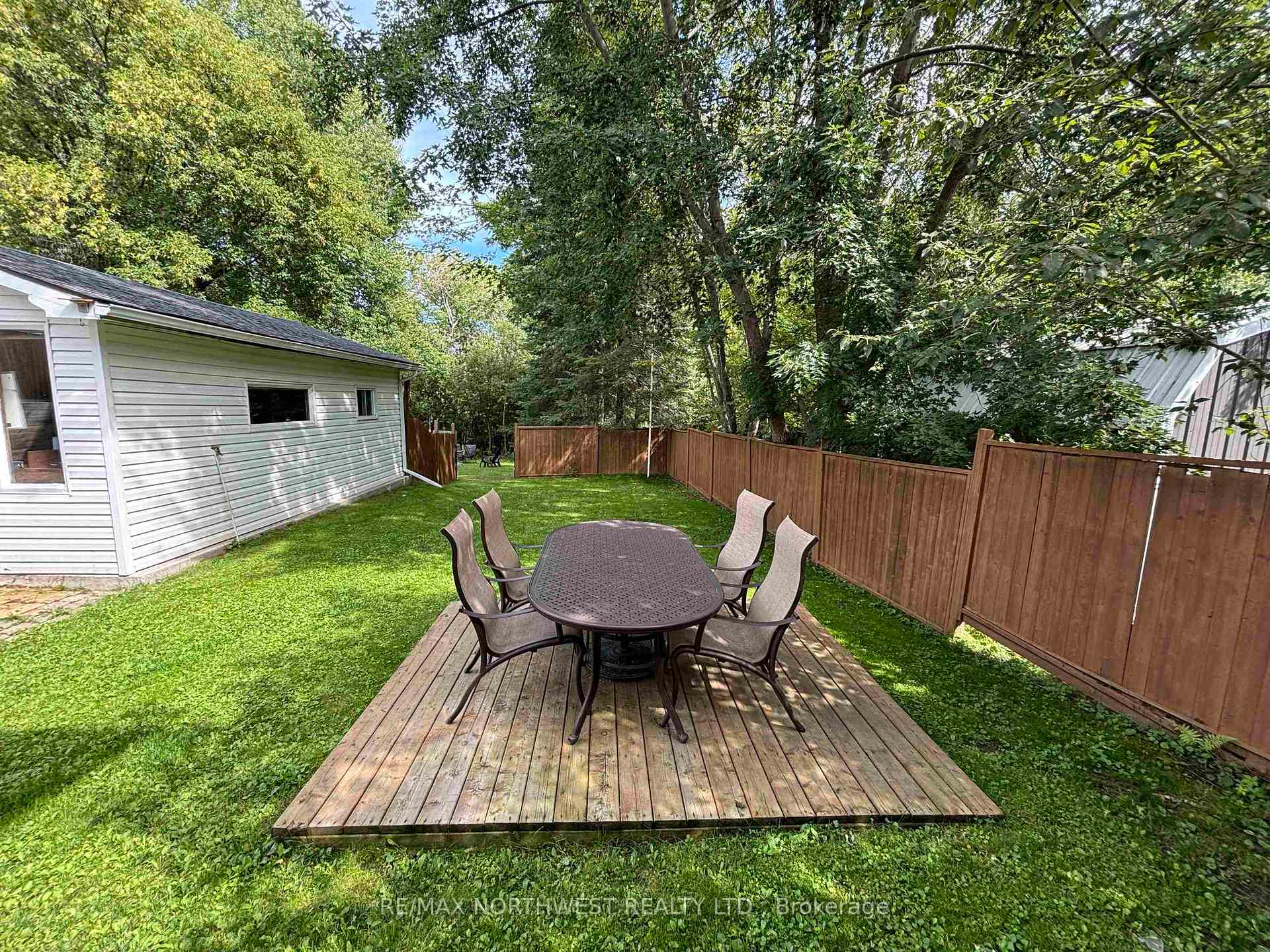 Photo 7 of 631 Eighth Avenue South, Kenora, Lakeside — HOMEH
