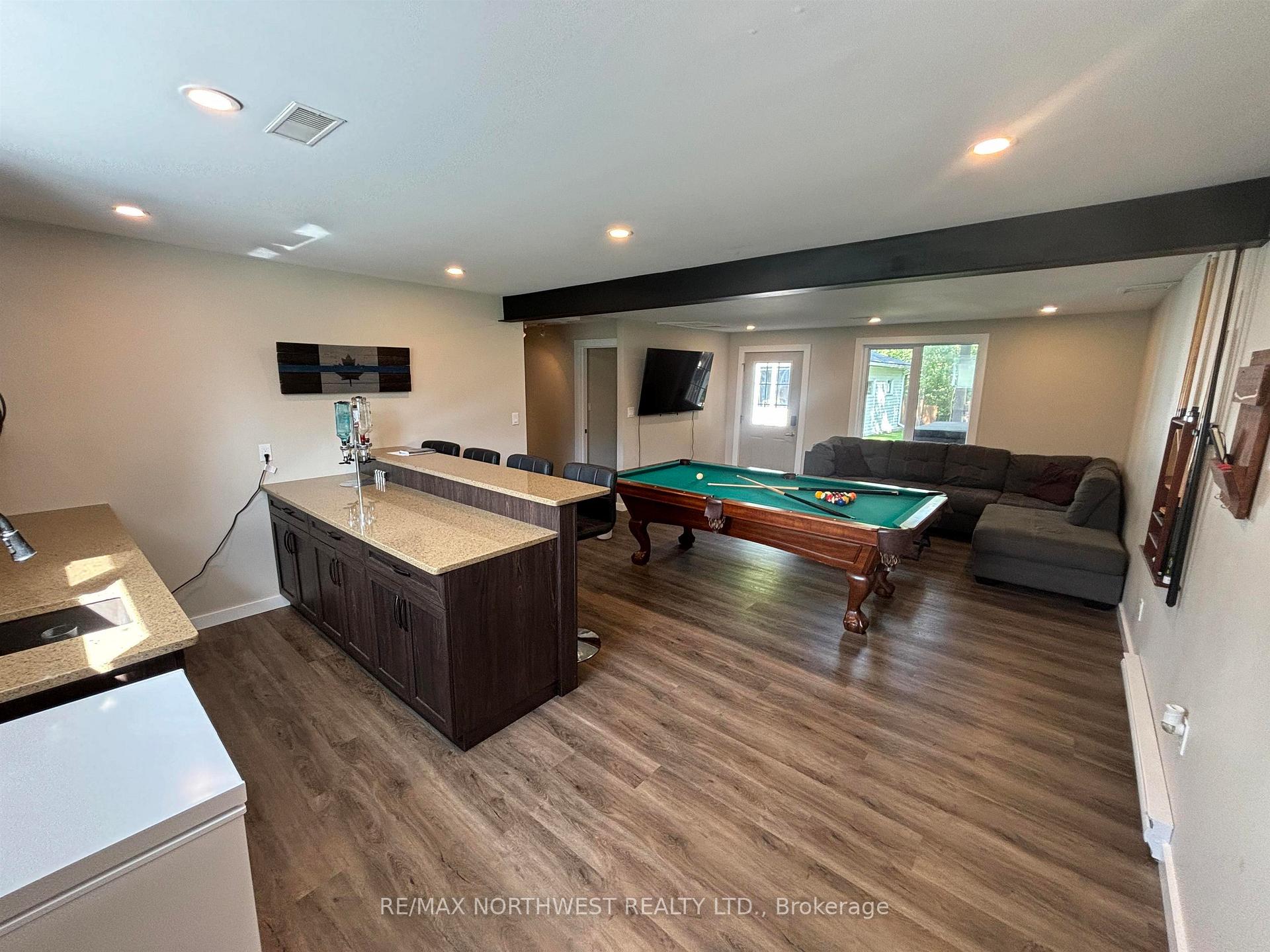 Photo 8 of 631 Eighth Avenue South, Kenora, Lakeside — HOMEH