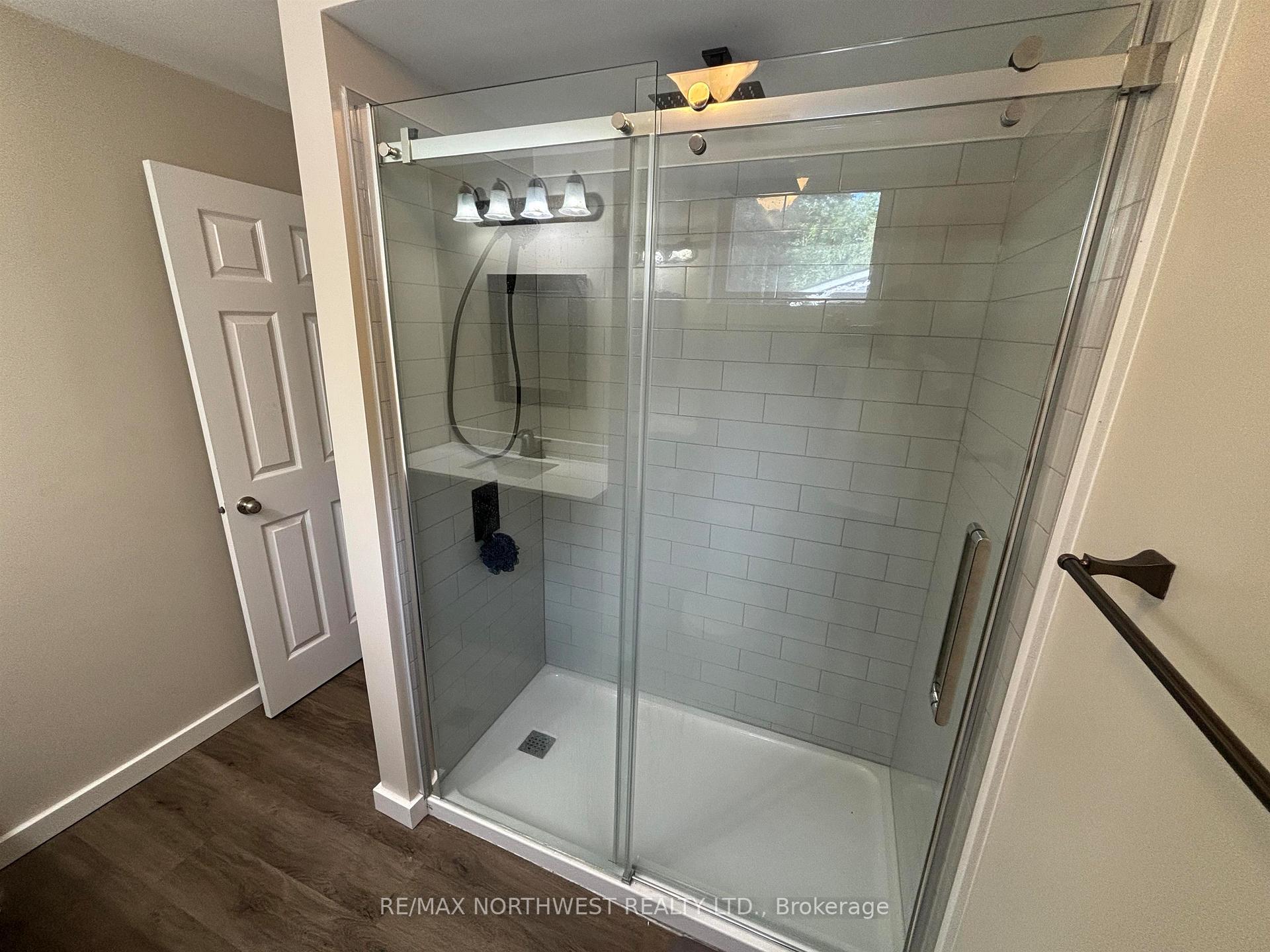 Photo 16 of 631 Eighth Avenue South, Kenora, Lakeside — HOMEH