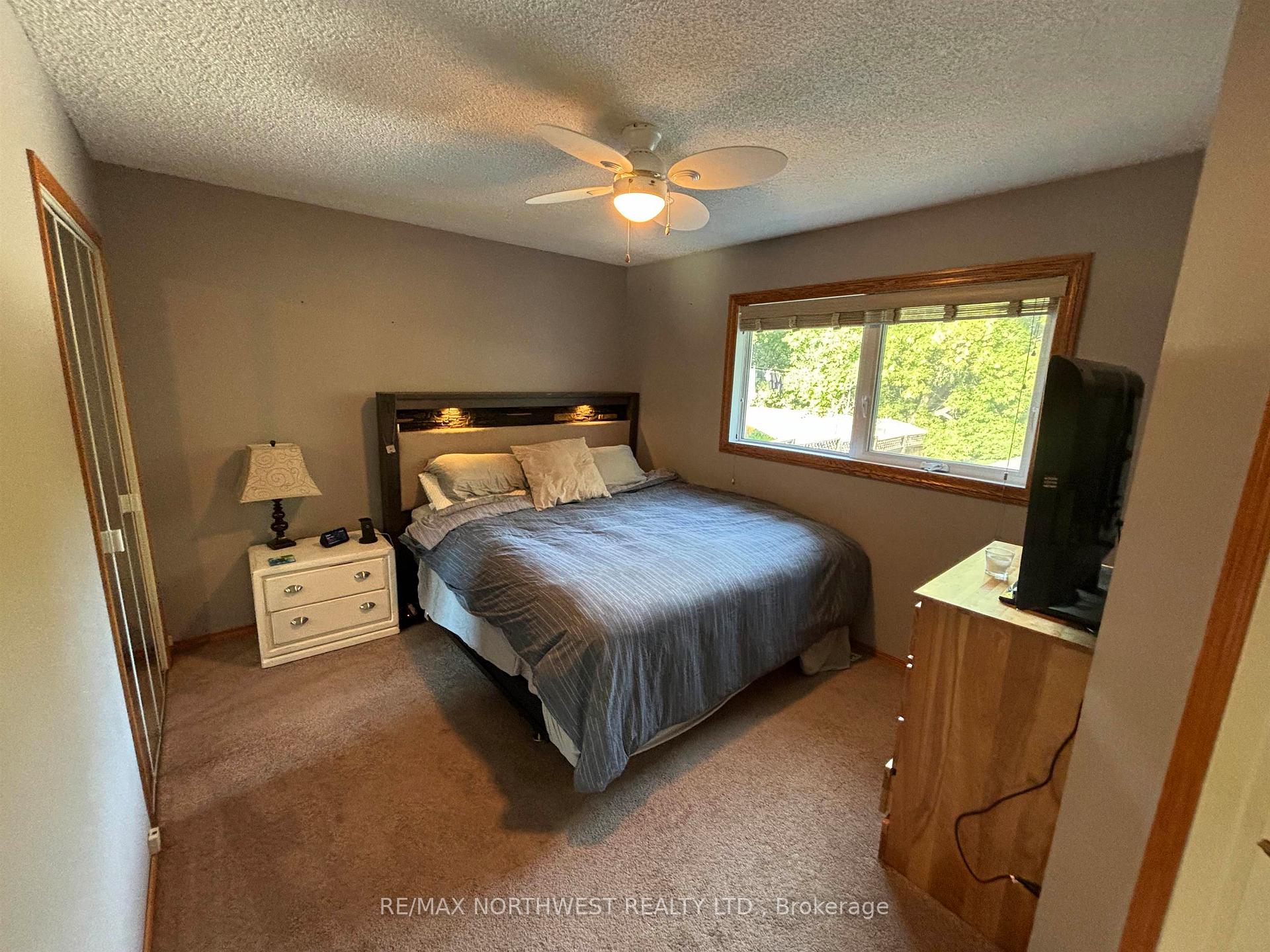 Photo 19 of 631 Eighth Avenue South, Kenora, Lakeside — HOMEH