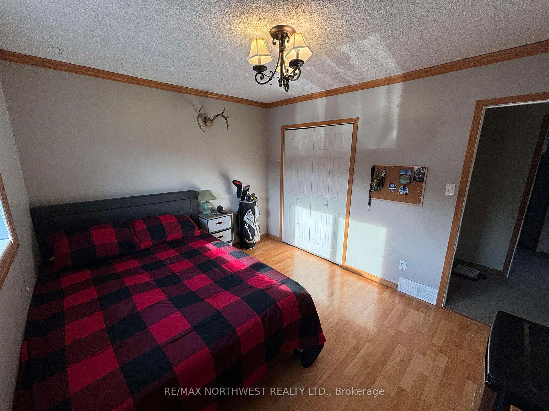 Photo 21 of 631 Eighth Avenue South, Kenora, Lakeside — HOMEH