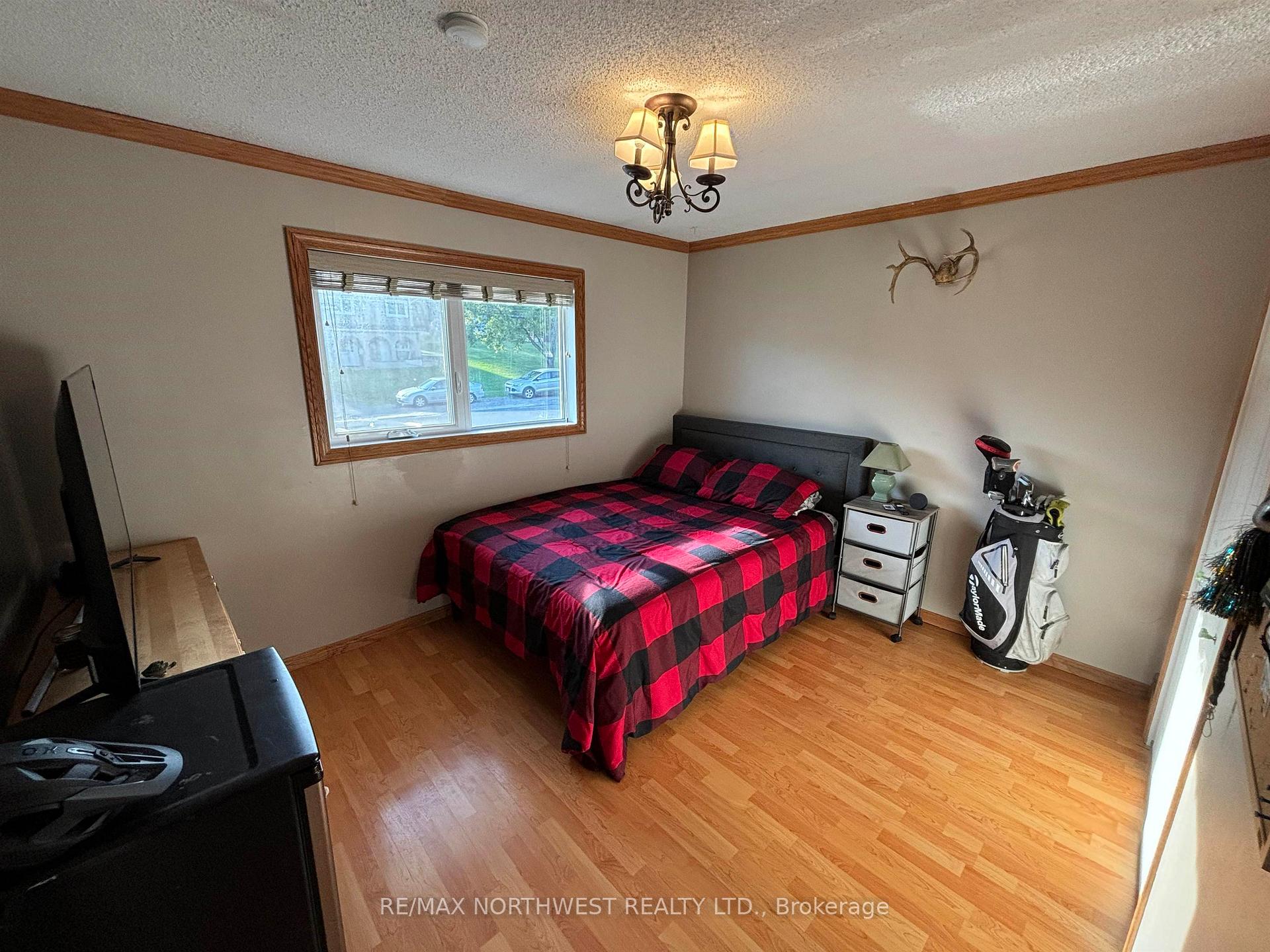 Photo 22 of 631 Eighth Avenue South, Kenora, Lakeside — HOMEH