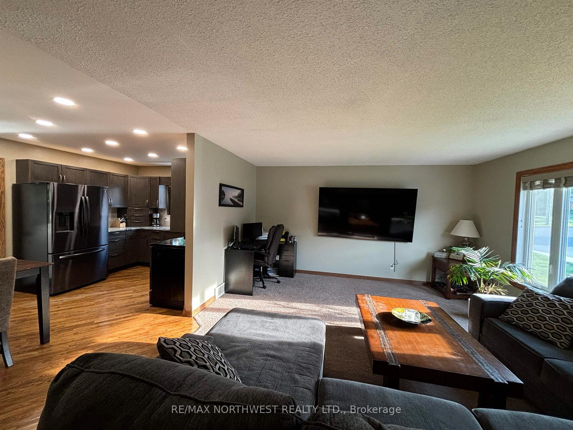 Photo 27 of 631 Eighth Avenue South, Kenora, Lakeside — HOMEH