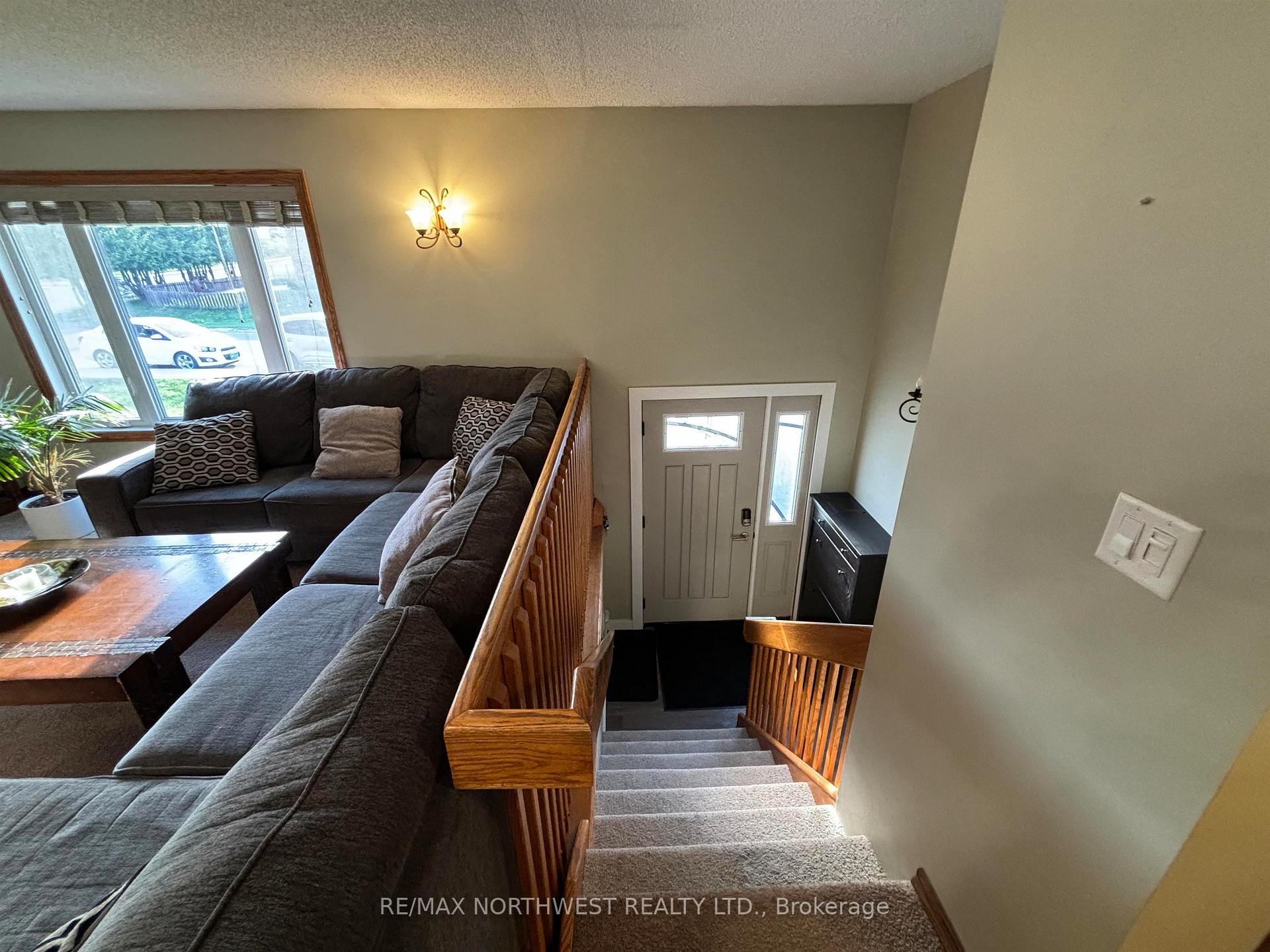 Photo 32 of 631 Eighth Avenue South, Kenora, Lakeside — HOMEH