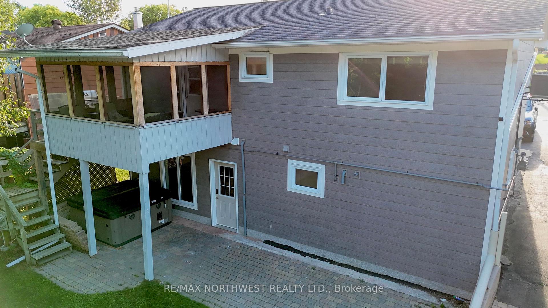 Photo 43 of 631 Eighth Avenue South, Kenora, Lakeside — HOMEH
