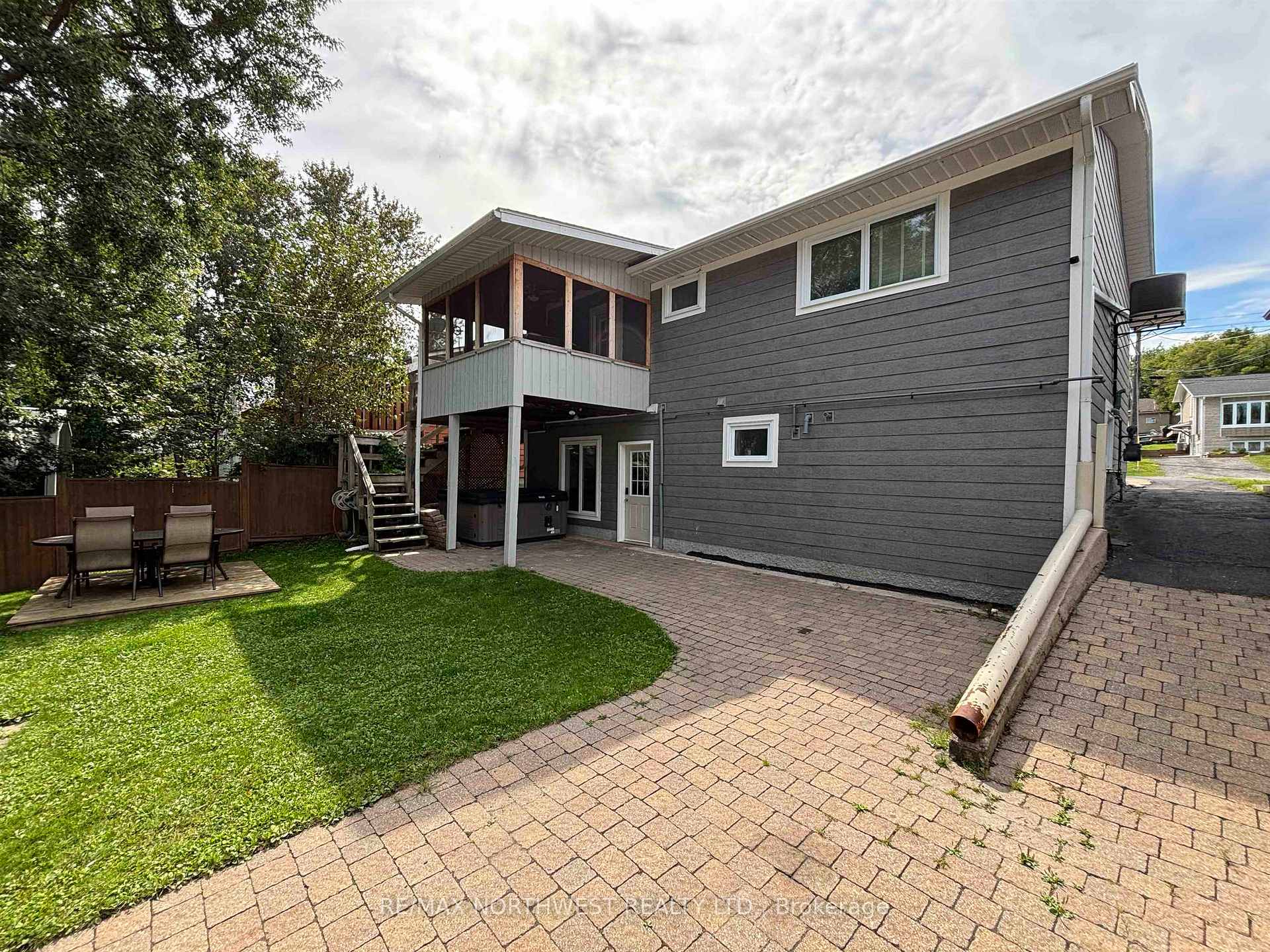 Photo 47 of 631 Eighth Avenue South, Kenora, Lakeside — HOMEH