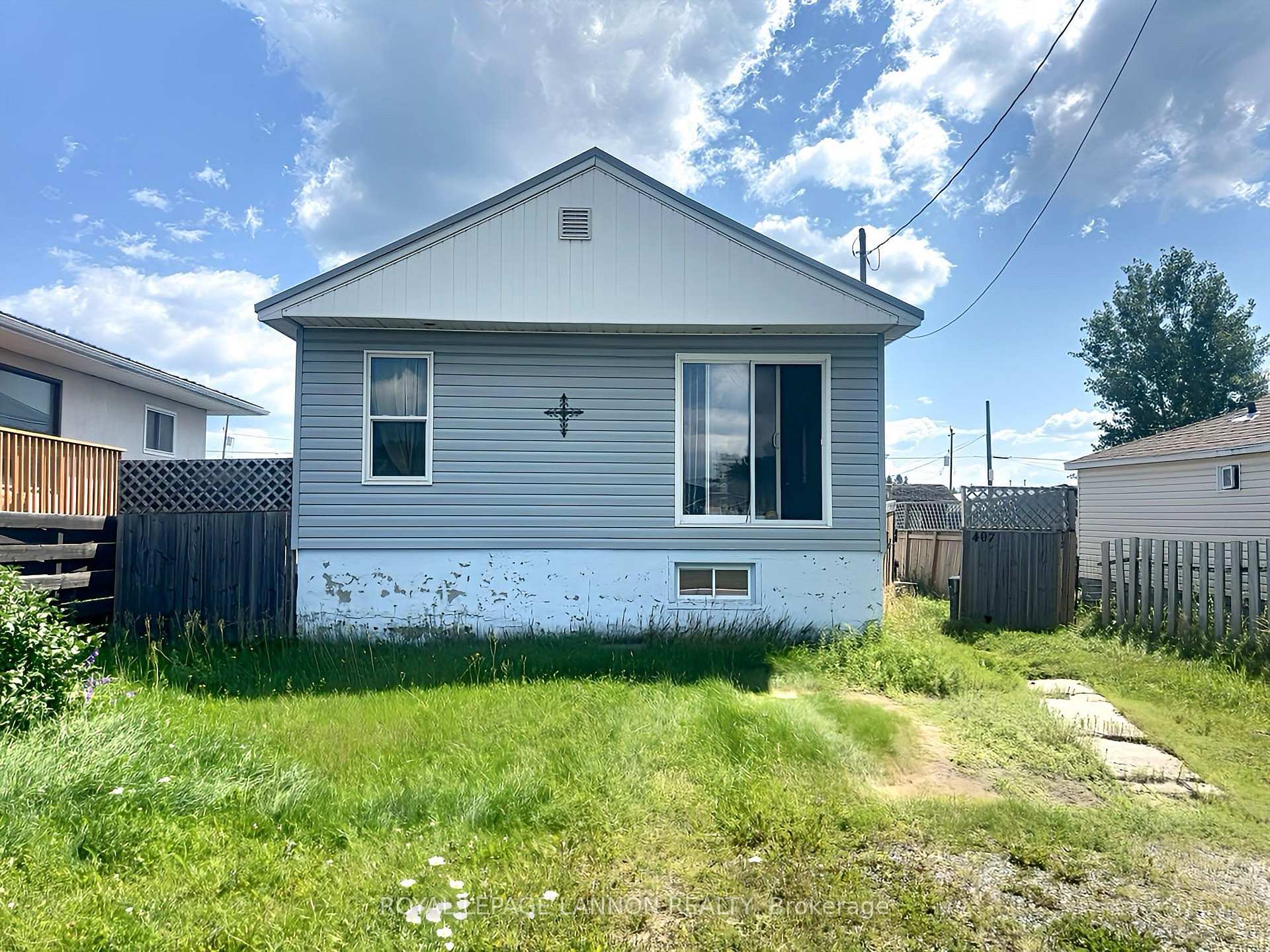 Photo 2 of 407 First Street W, Greenstone — HOMEH