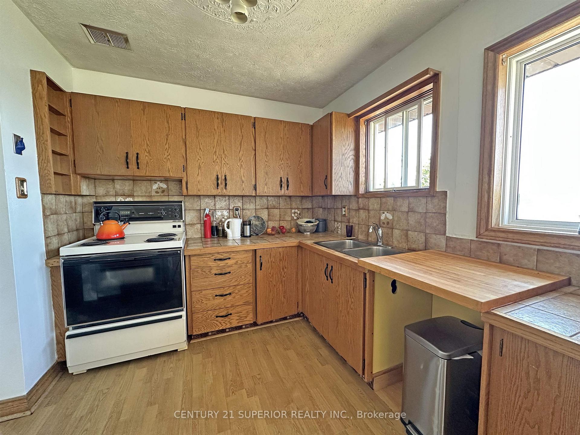 Photo 6 of 213 & 215 Main Street, Thunder Bay Remote Area — HOMEH