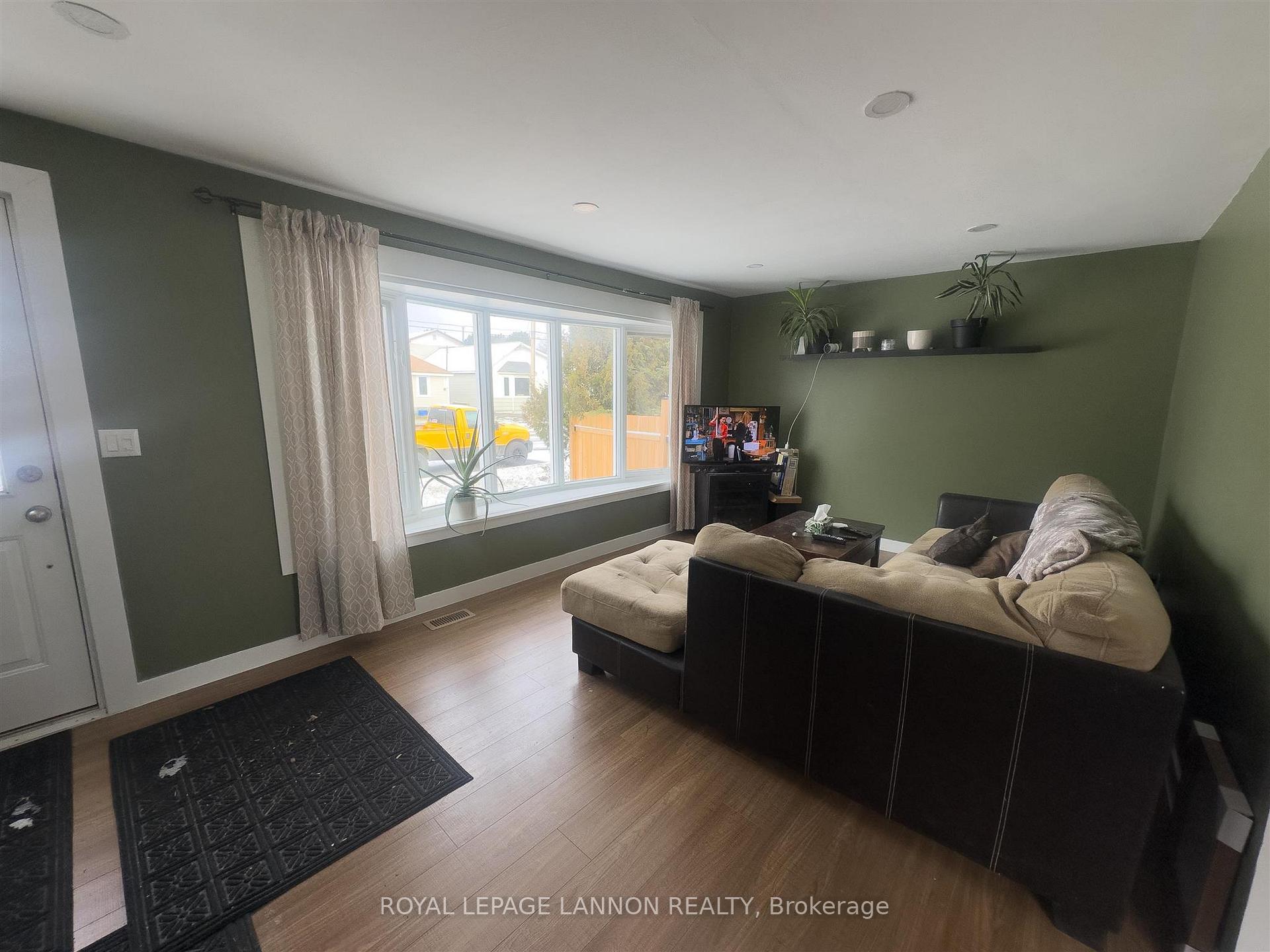 Photo 3 of 129 John Street, Greenstone — HOMEH