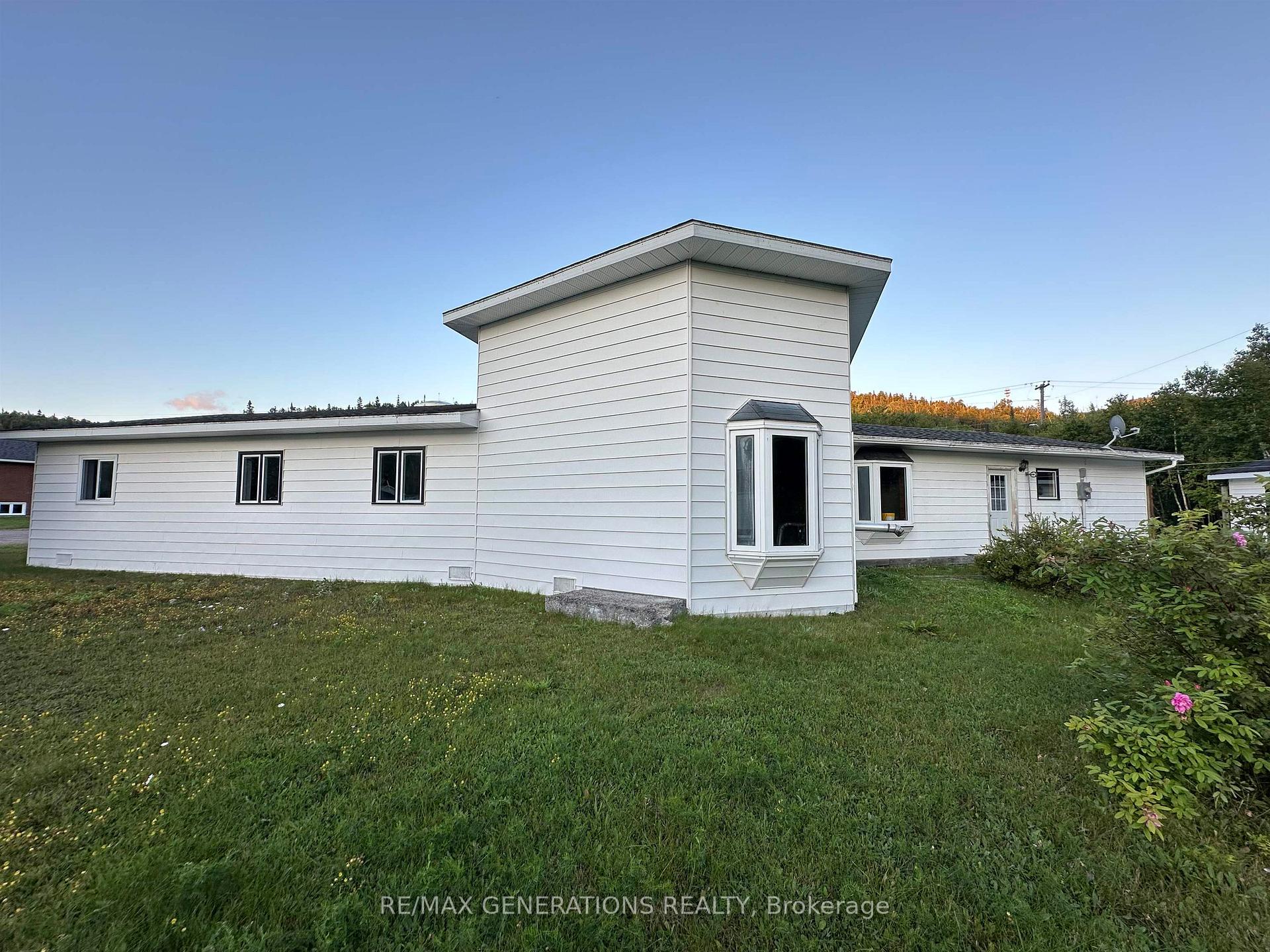 Photo 2 of 100 Centennial Drive, Schreiber — HOMEH
