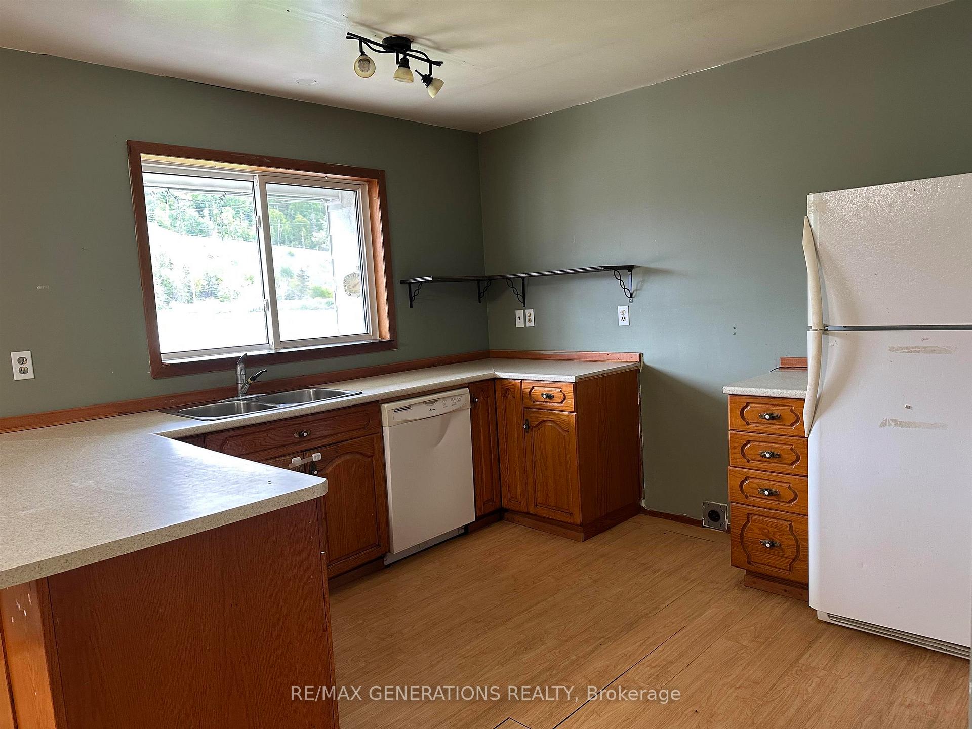 Photo 7 of 100 Centennial Drive, Schreiber — HOMEH