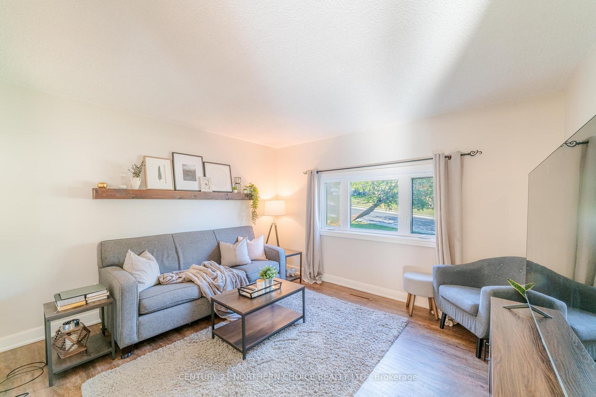 Photo 5 of 136 Mellick Avenue, Kenora, Ride Out — HOMEH
