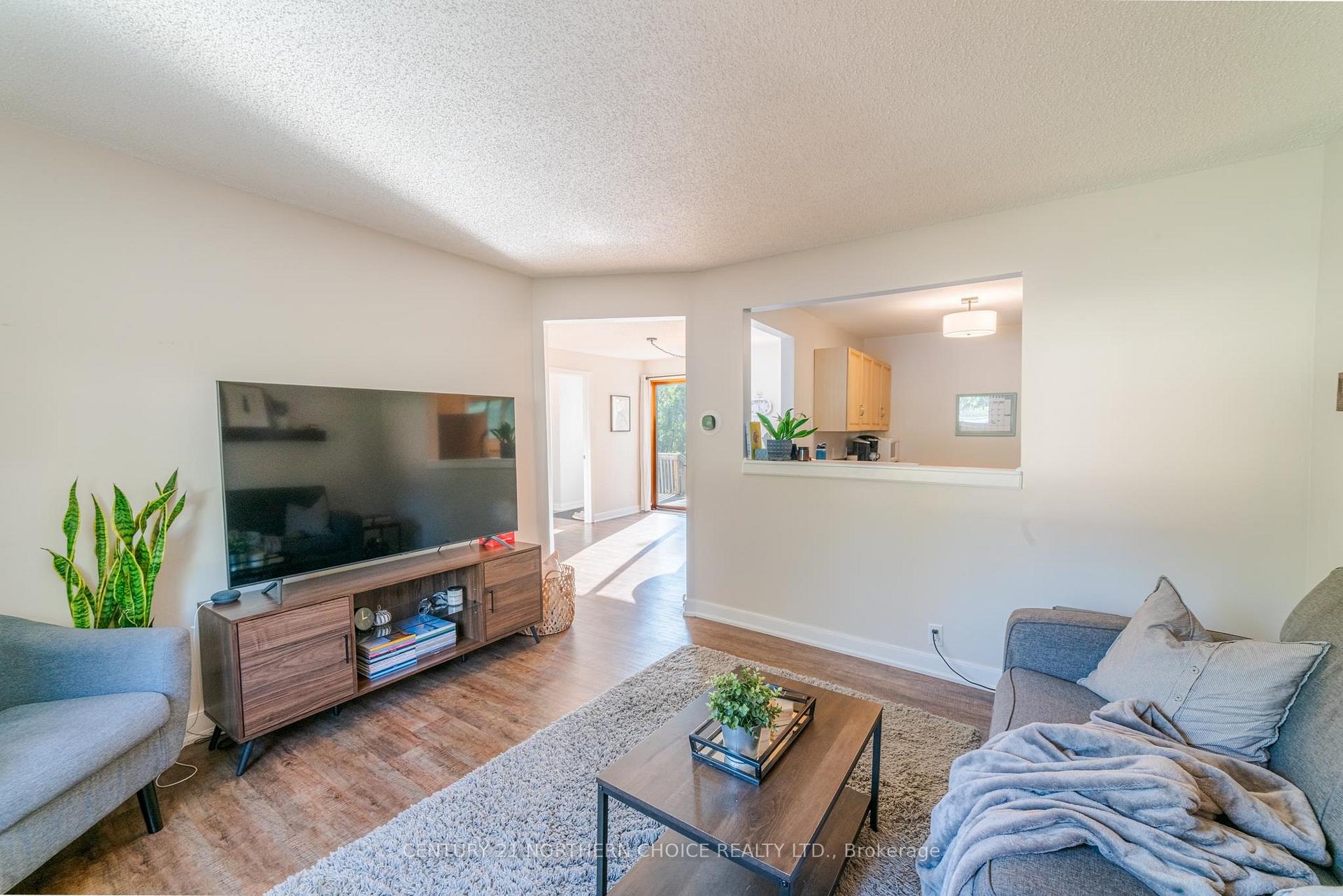 Photo 6 of 136 Mellick Avenue, Kenora, Ride Out — HOMEH