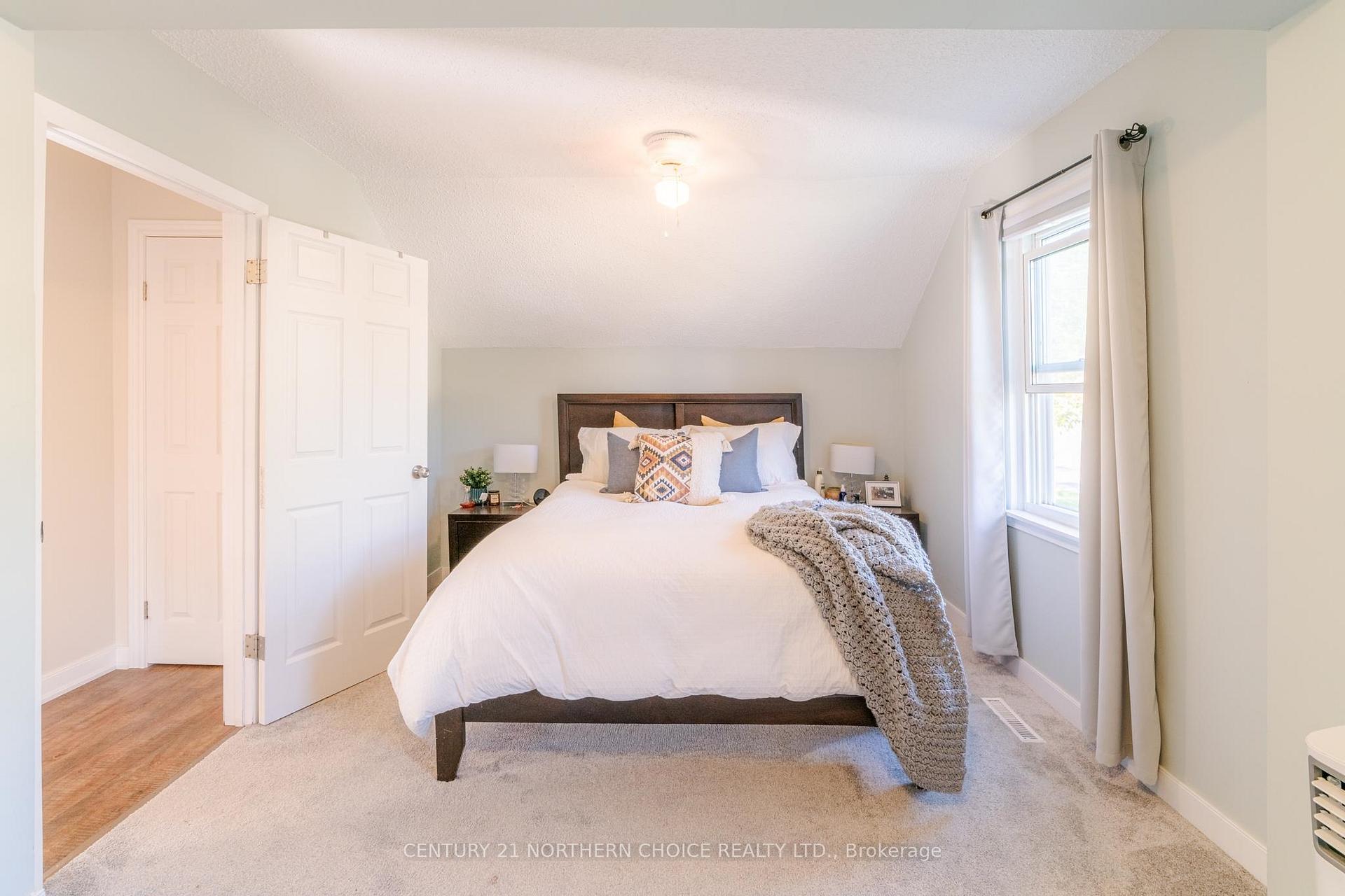 Photo 16 of 136 Mellick Avenue, Kenora, Ride Out — HOMEH