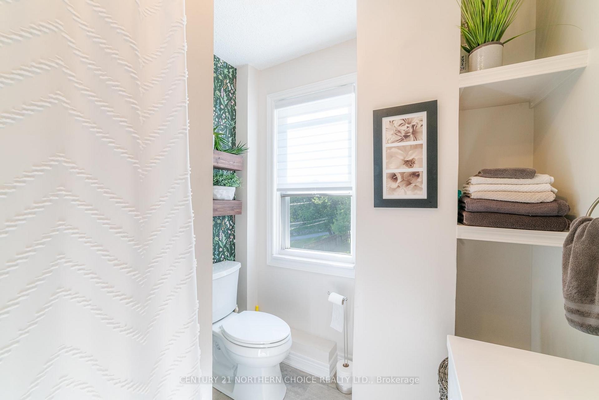 Photo 20 of 136 Mellick Avenue, Kenora, Ride Out — HOMEH