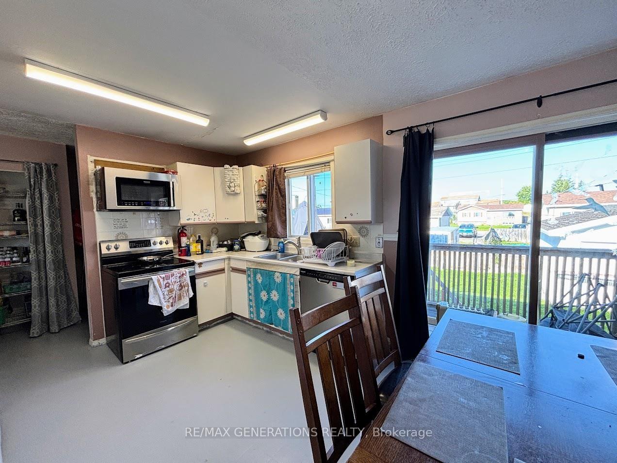 Photo 7 of 17 Barnett Street, Manitouwadge — HOMEH