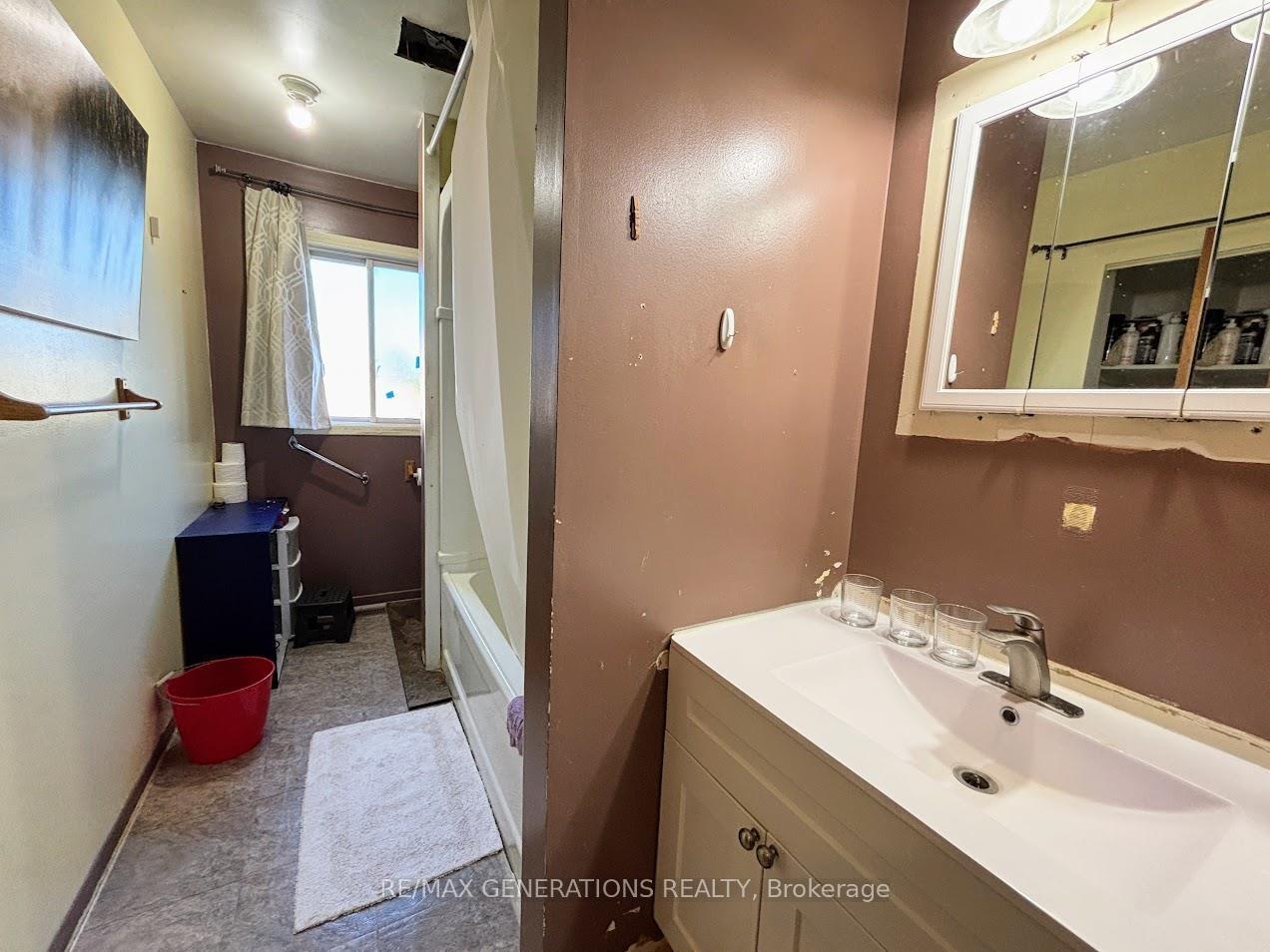 Photo 17 of 17 Barnett Street, Manitouwadge — HOMEH