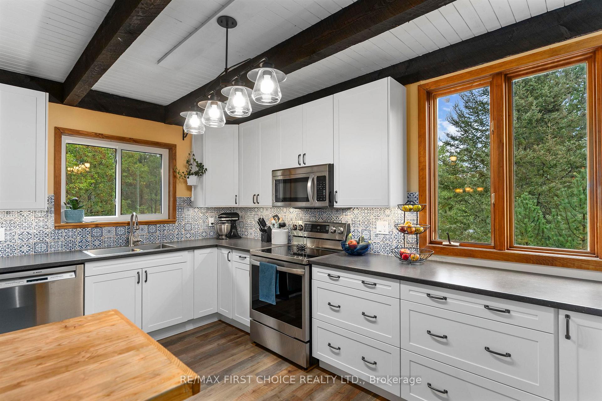 Photo 12 of 4401 Hwy 61, Neebing, Blake — HOMEH