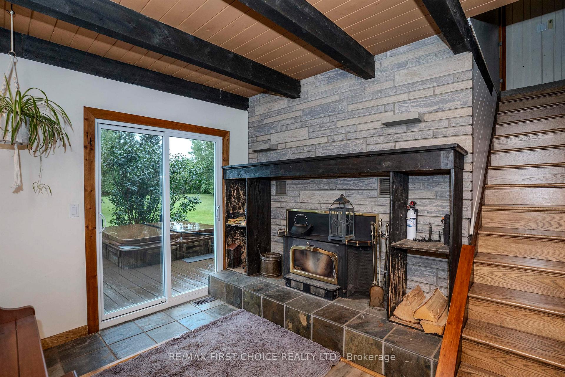 Photo 17 of 4401 Hwy 61, Neebing, Blake — HOMEH