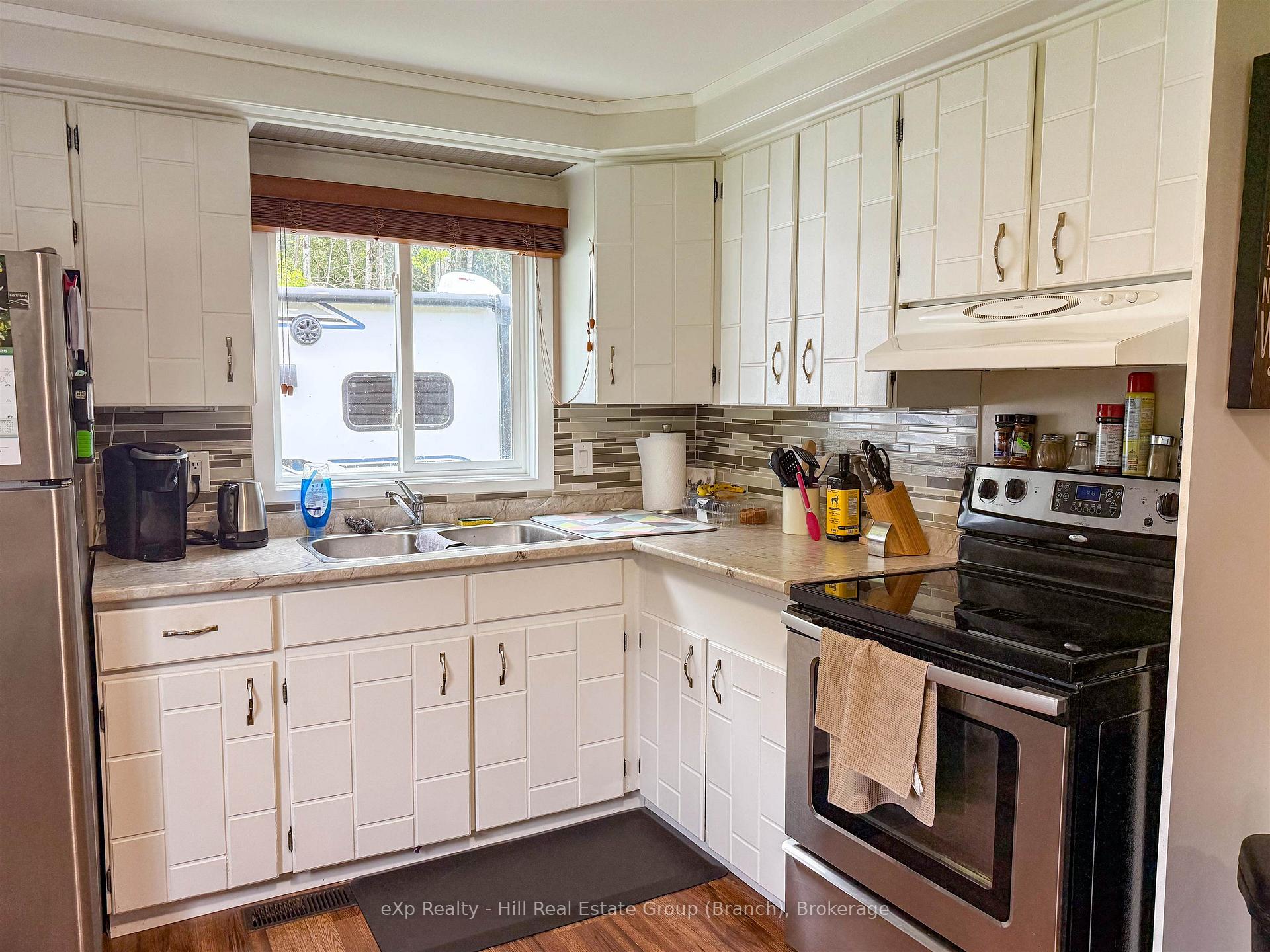 Photo 8 of 75 Walker Road S, Neebing, Blake — HOMEH