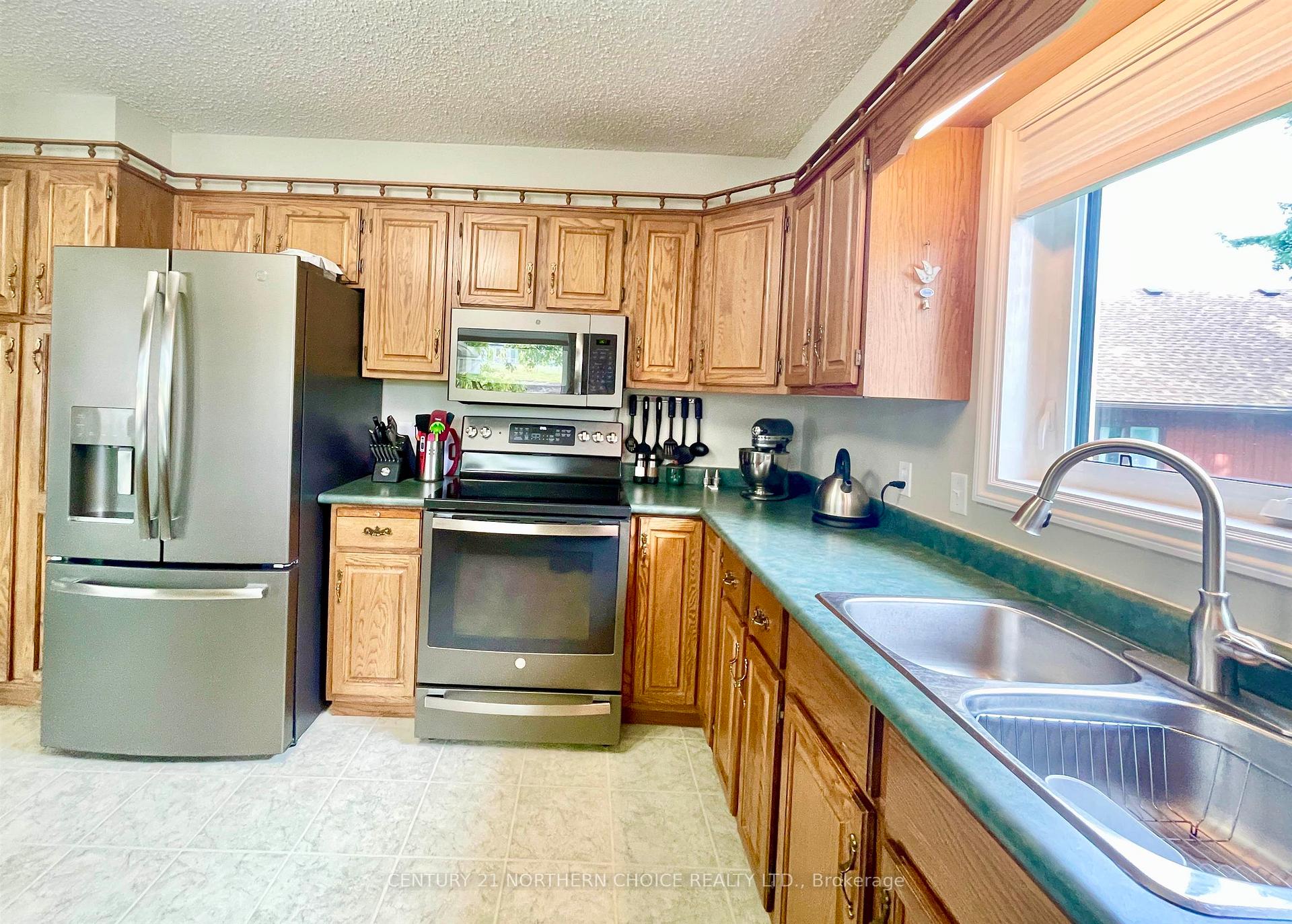 Photo 6 of 10 Bertha Place, Dryden, Hillcrest — HOMEH