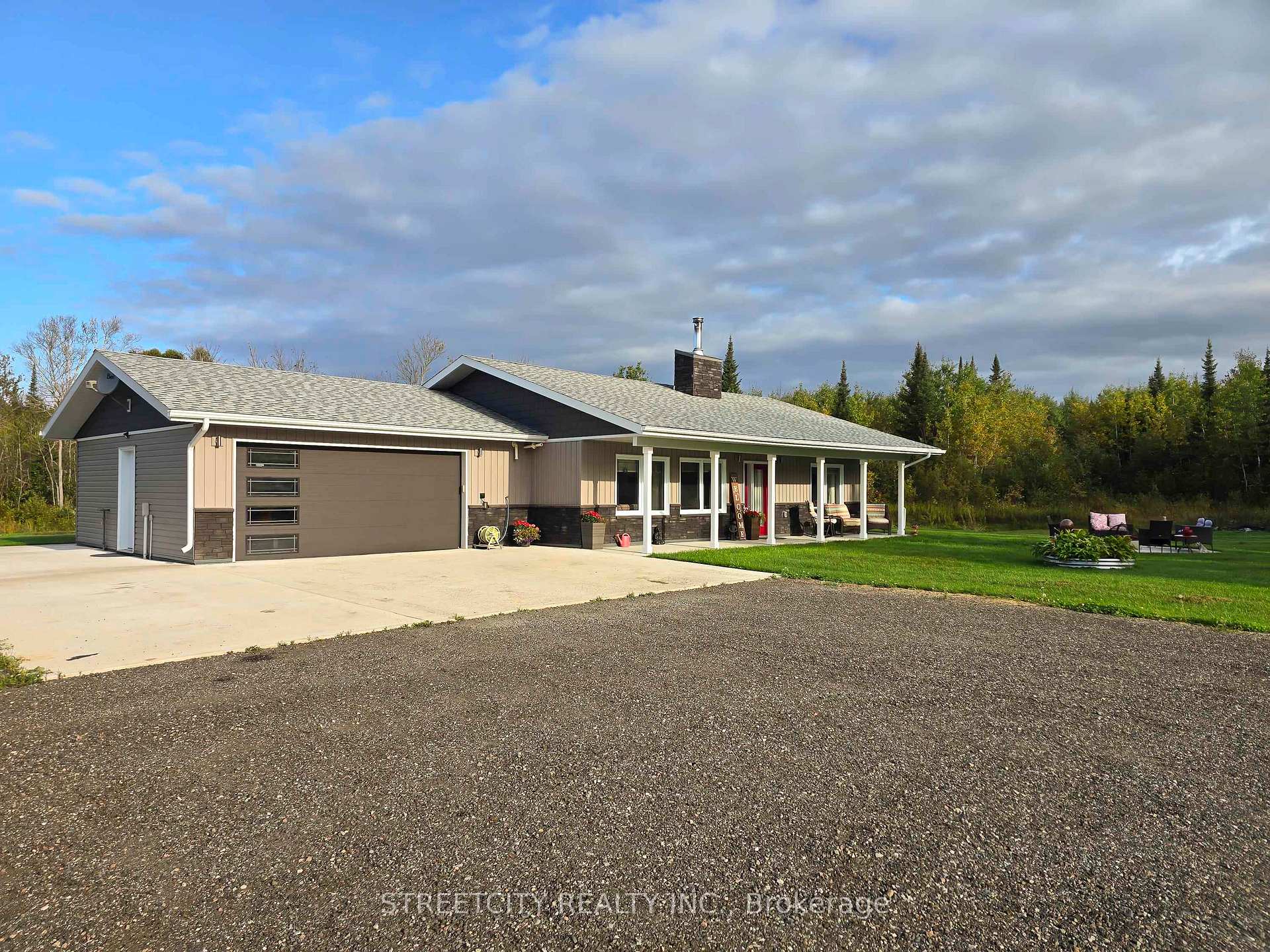 Photo 5 of 5663 Highway 61, Neebing, Crooks — HOMEH