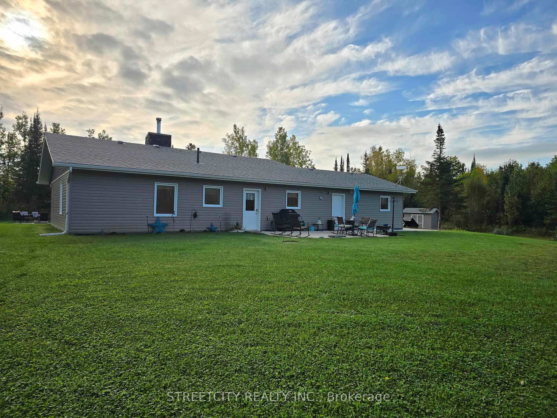 Photo 10 of 5663 Highway 61, Neebing, Crooks — HOMEH