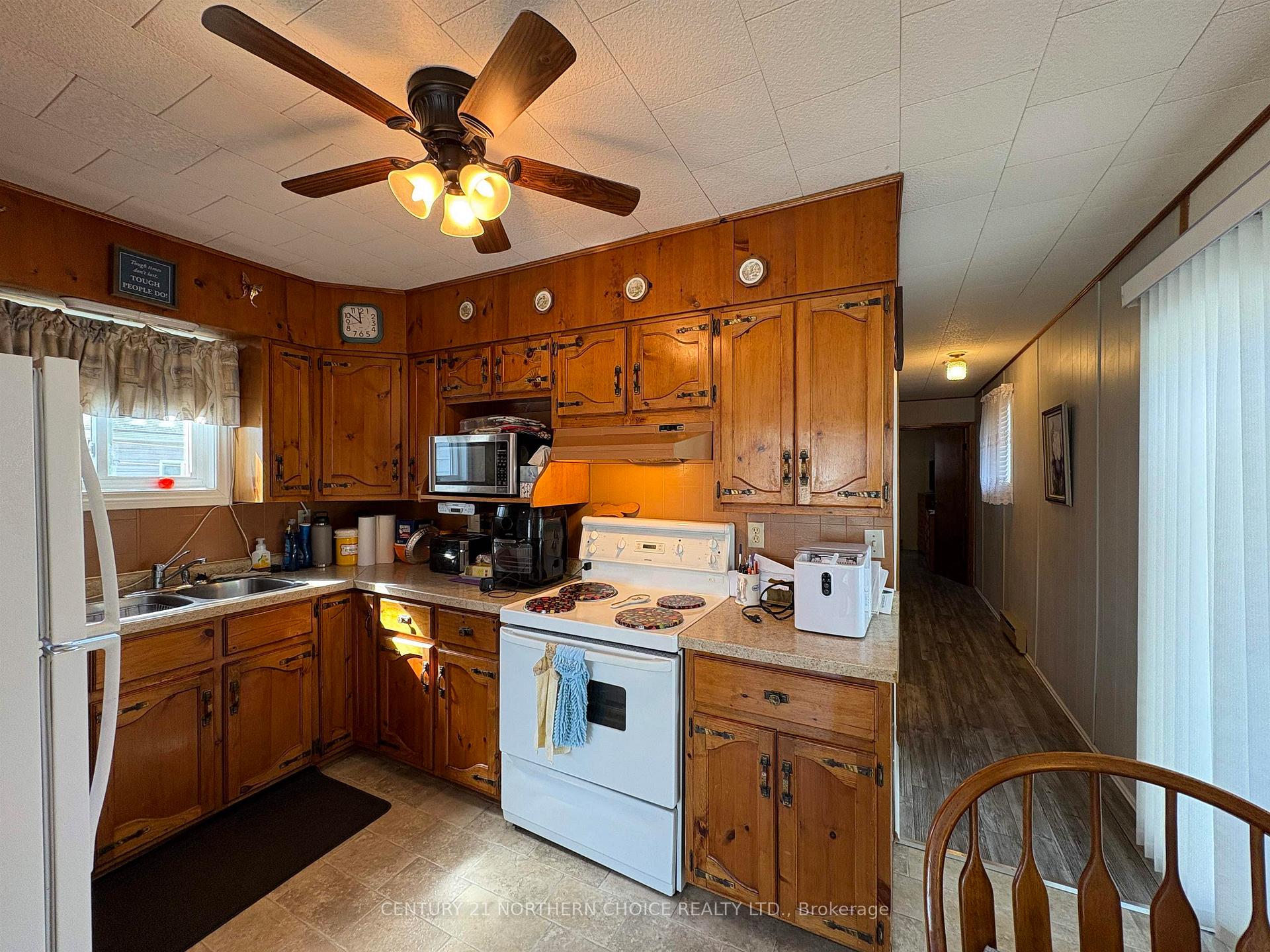 Photo 11 of 31 Palmcrest Drive, Fort Frances — HOMEH