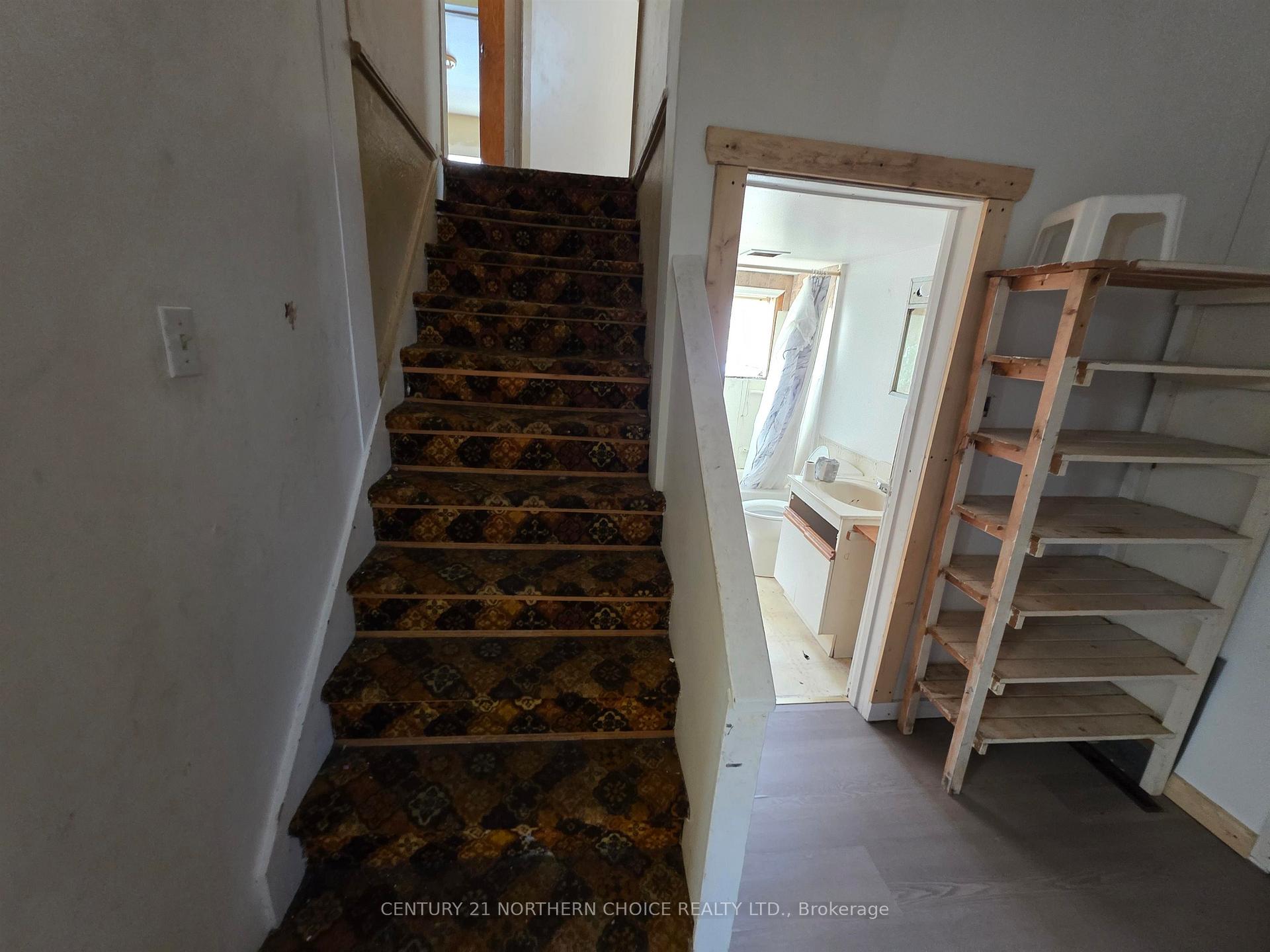 Photo 11 of 634 1/2 Third Street S, Kenora, Central — HOMEH