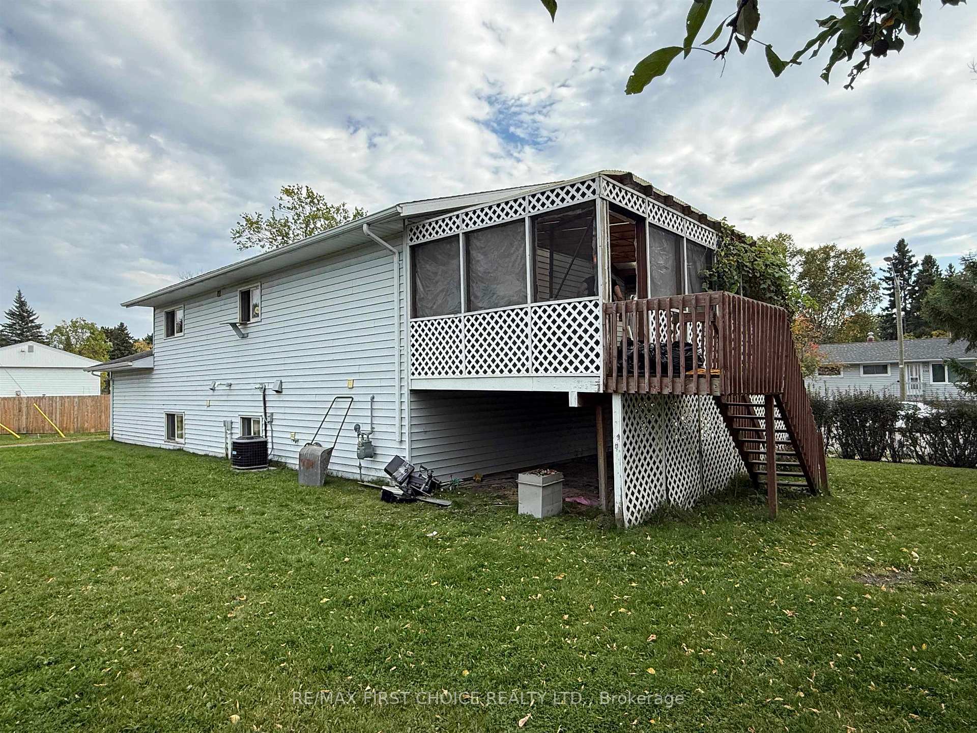 Photo 3 of 133 Parkdale Road, Dryden, Milestone — HOMEH