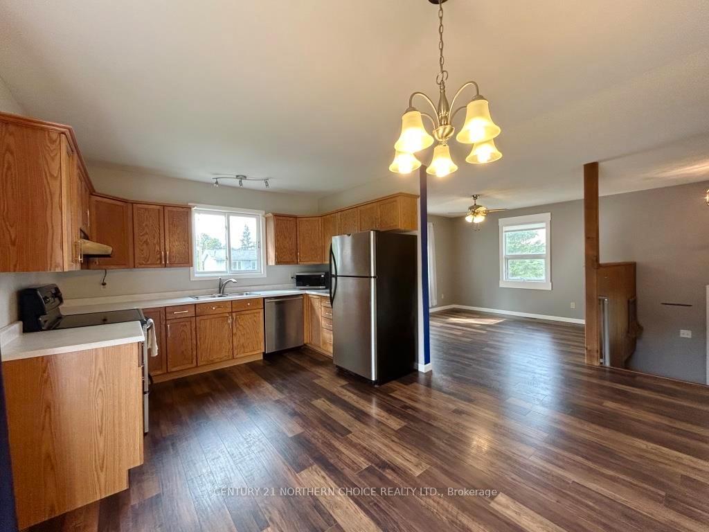 Photo 7 of 1232 Emo Road, Fort Frances — HOMEH