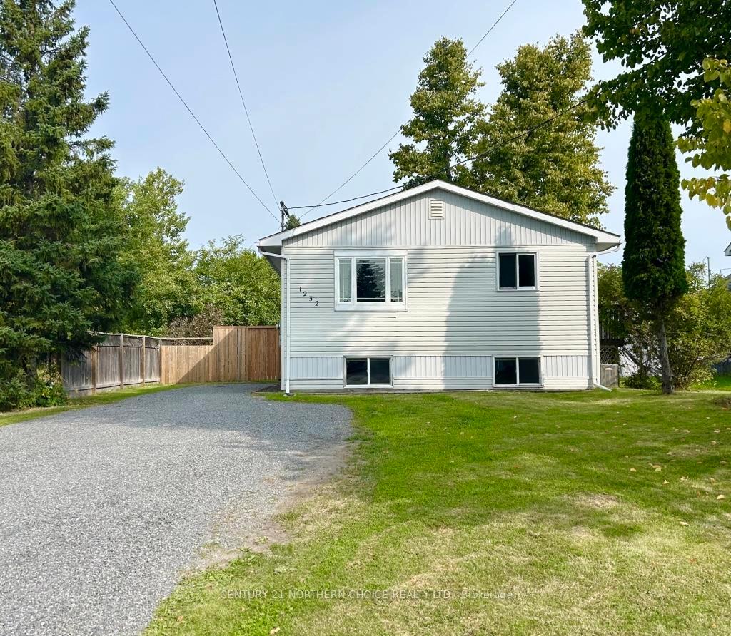 Photo 29 of 1232 Emo Road, Fort Frances — HOMEH