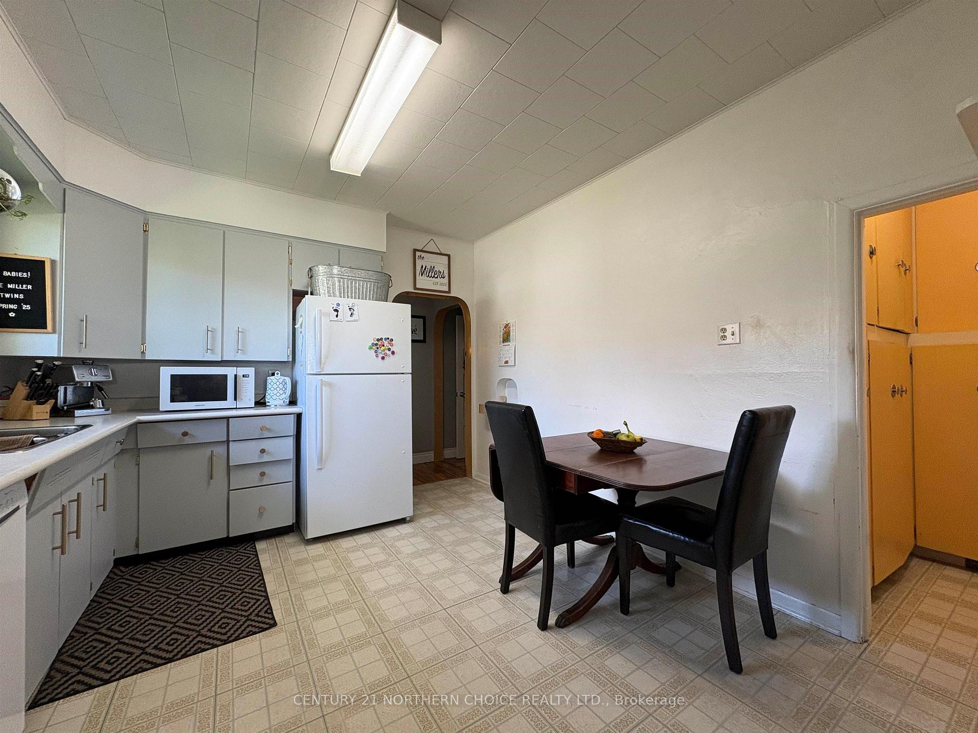 Photo 9 of 338 Third Street W, Fort Frances — HOMEH